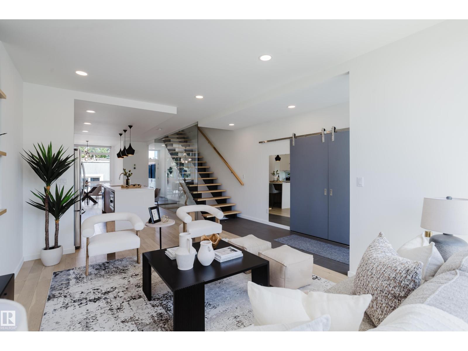 7405 89 St Nw Property Photo 9