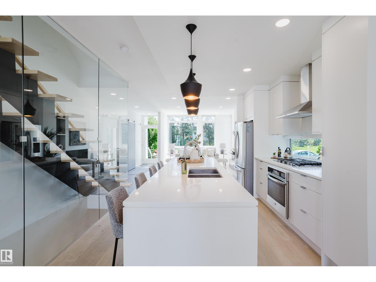 7405 89 St Nw Property Photo 16
