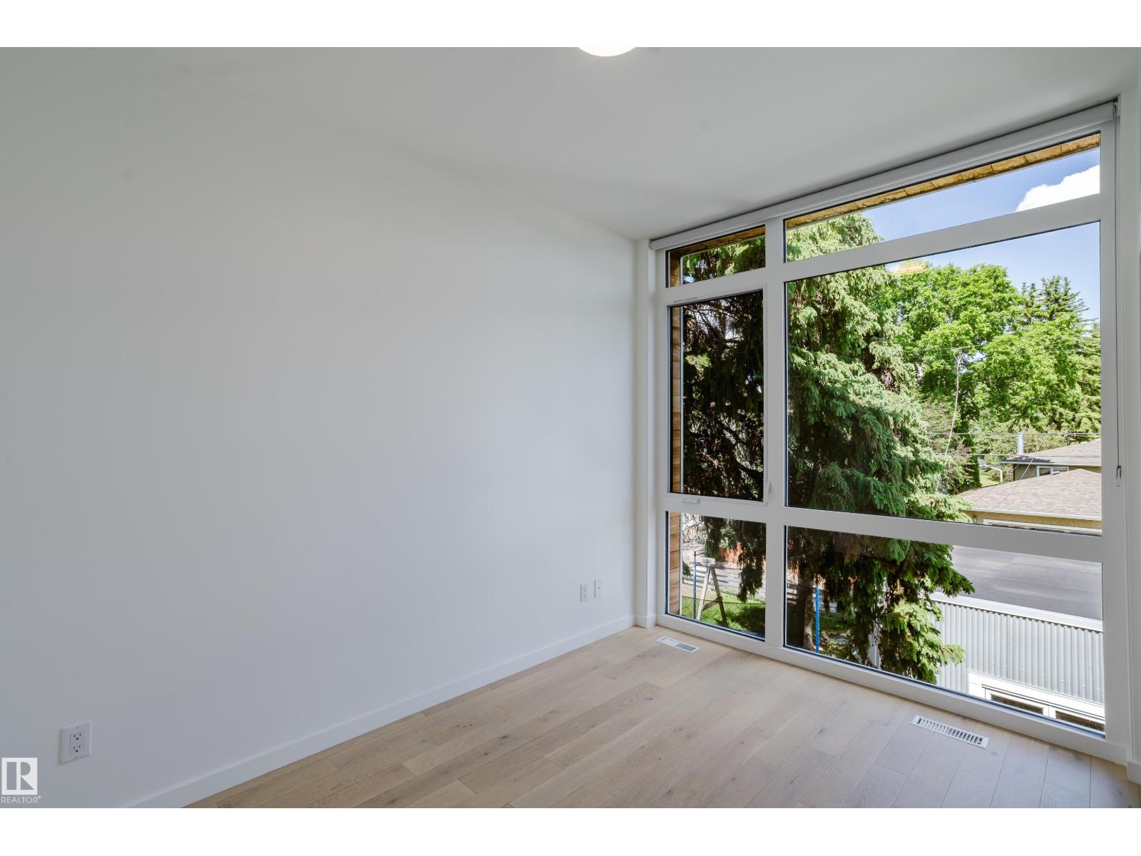 7405 89 St Nw Property Photo 23