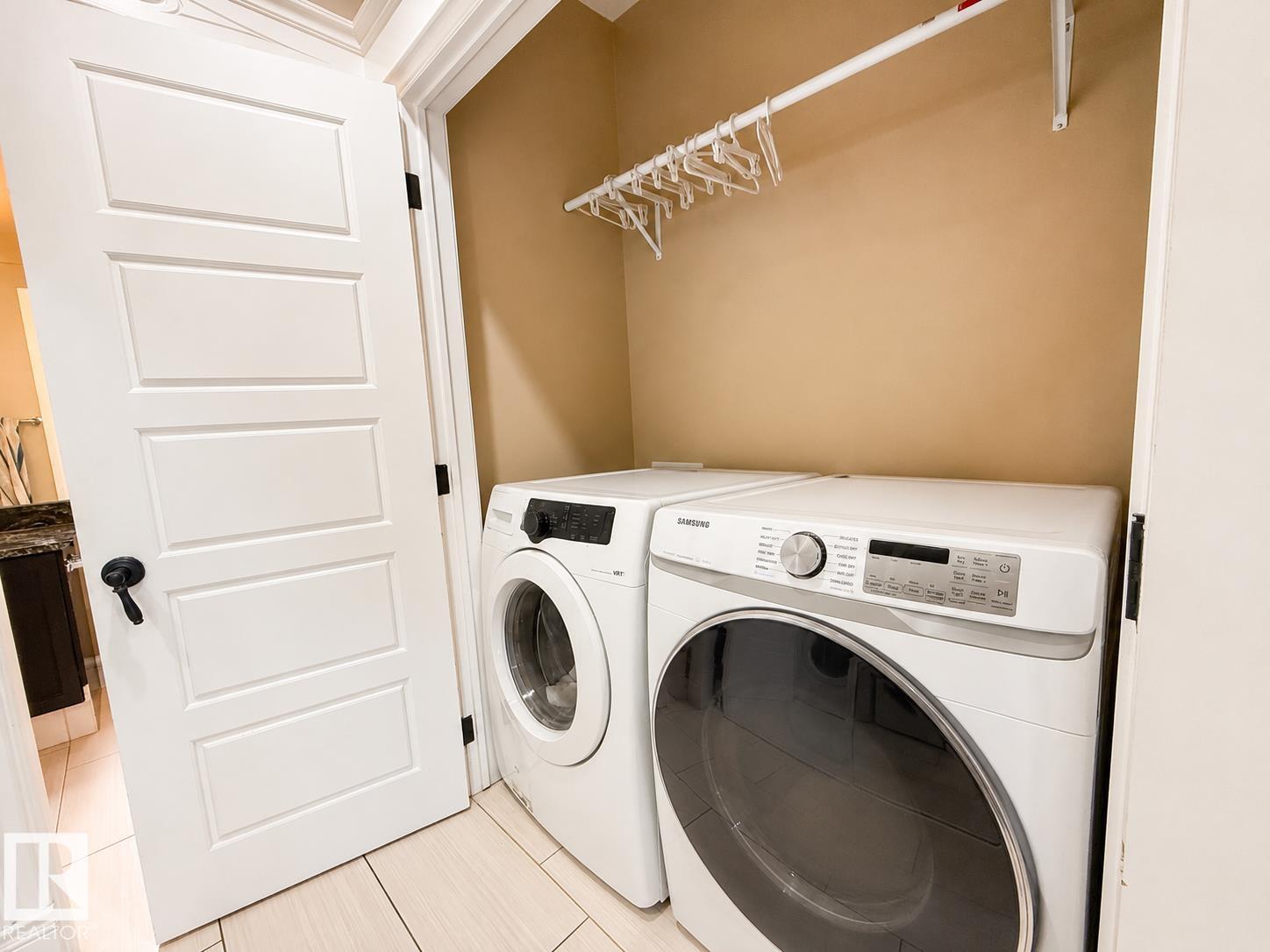5931 12 Av Sw Property Photo 3