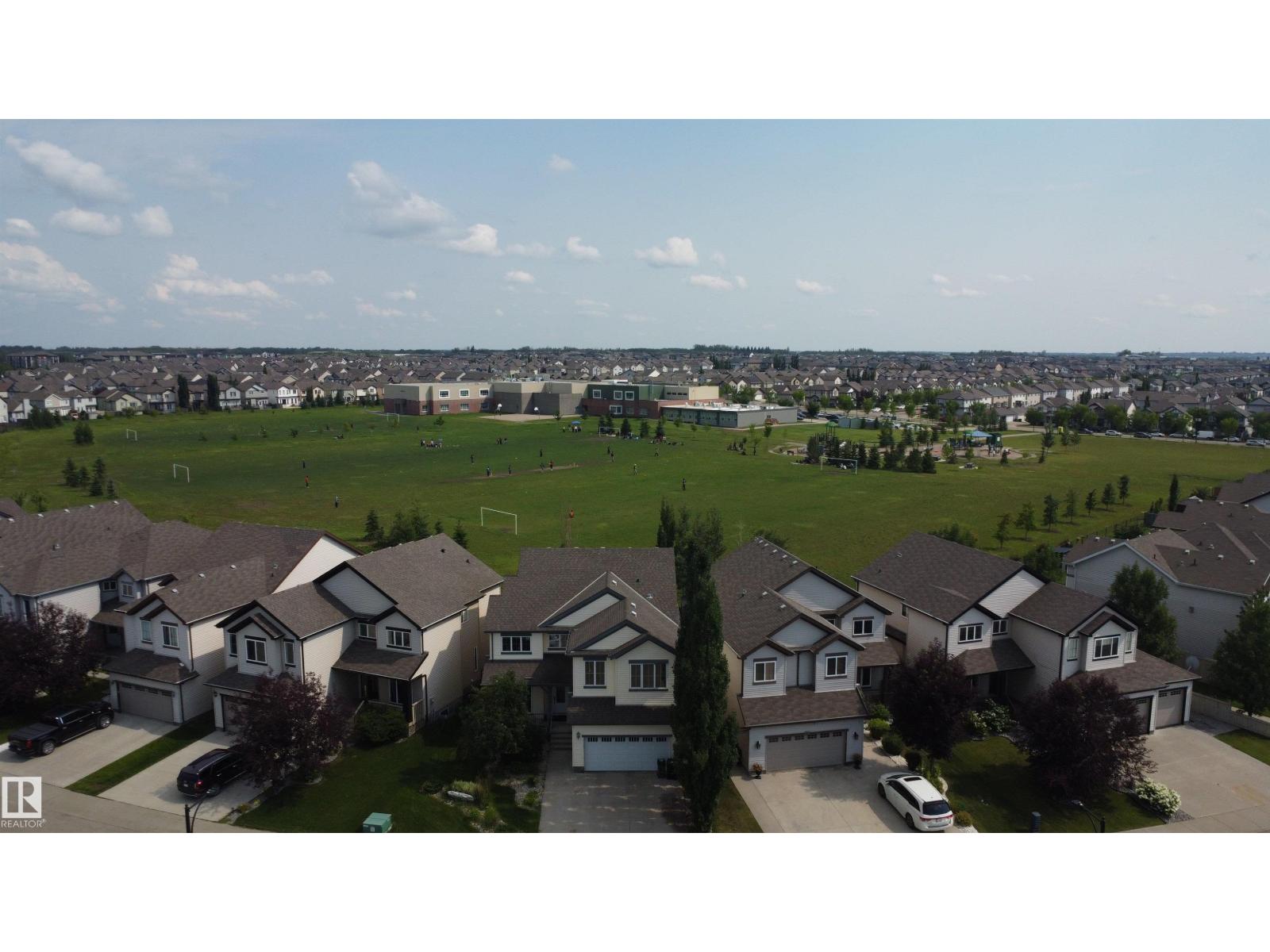 5931 12 Av Sw Property Photo 4