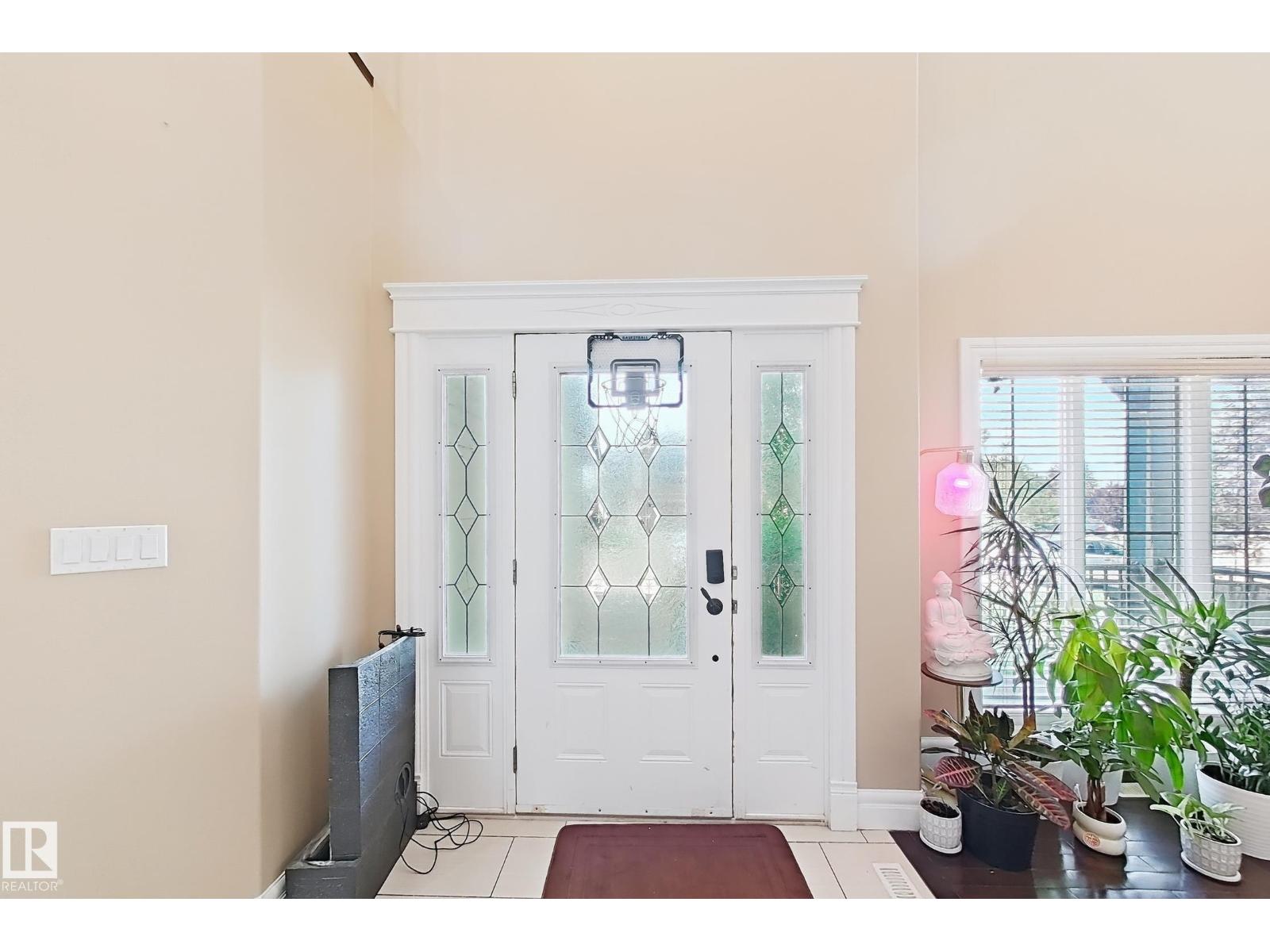 5931 12 Av Sw Property Photo 7