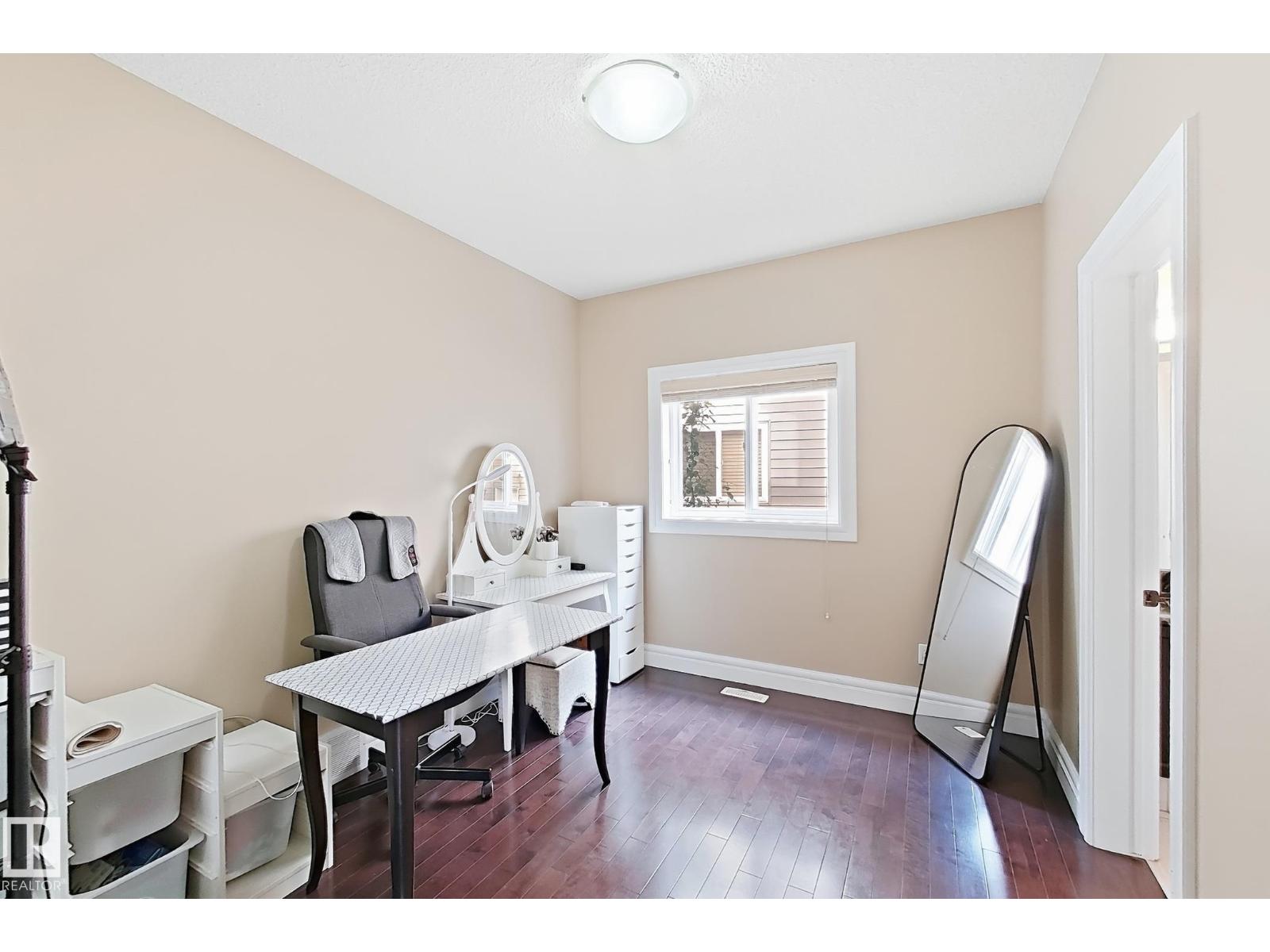 5931 12 Av Sw Property Photo 12