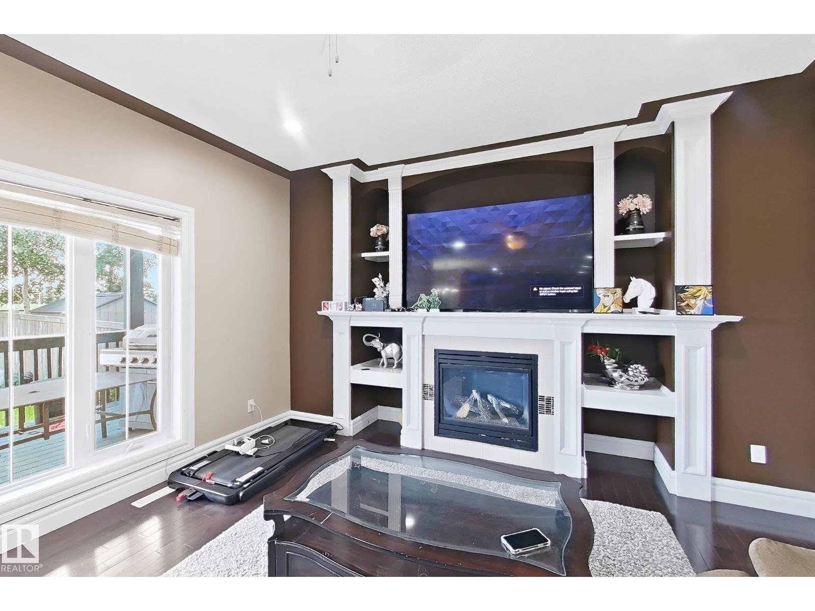 5931 12 Av Sw Property Photo 14