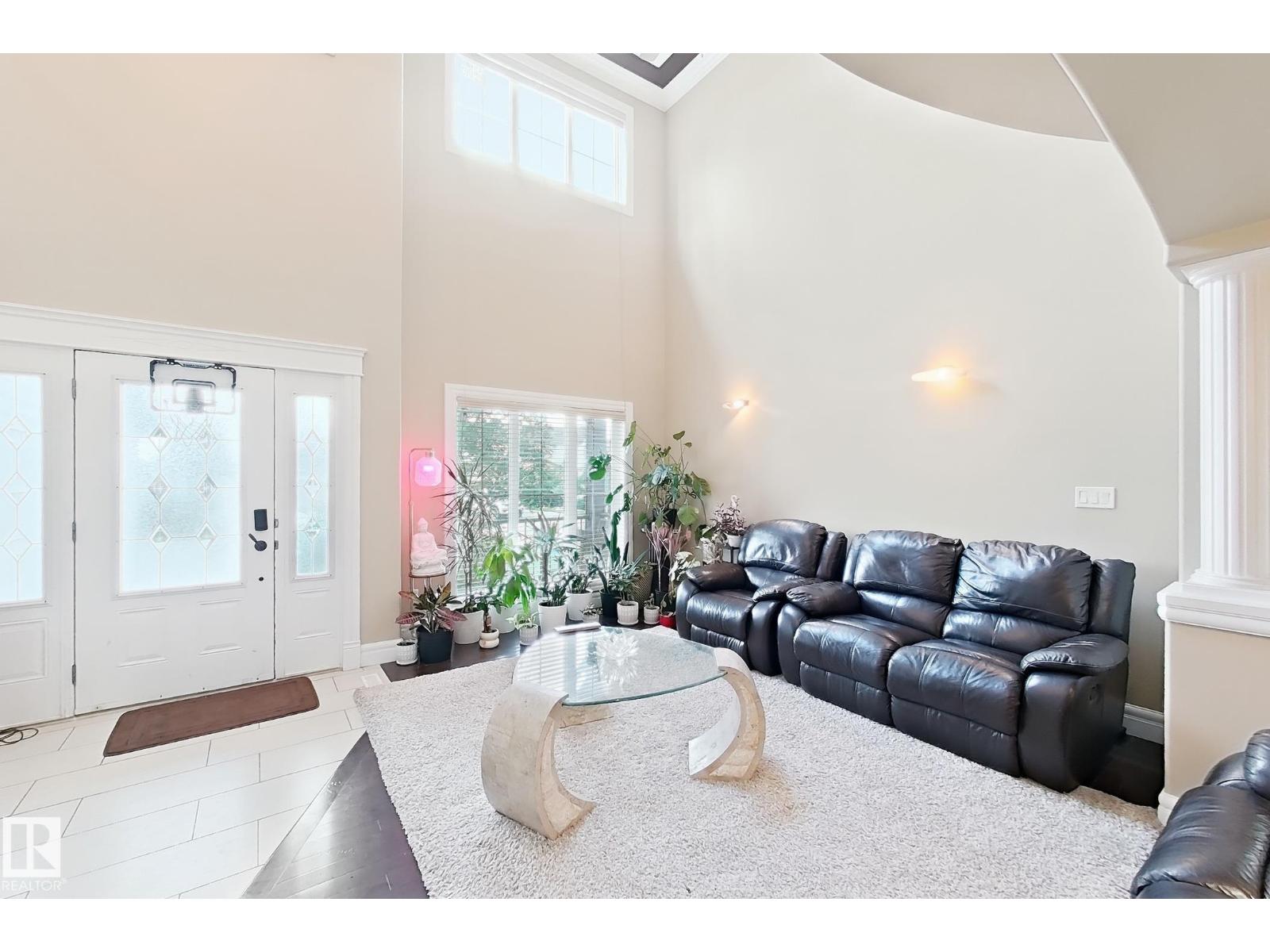 5931 12 Av Sw Property Photo 20