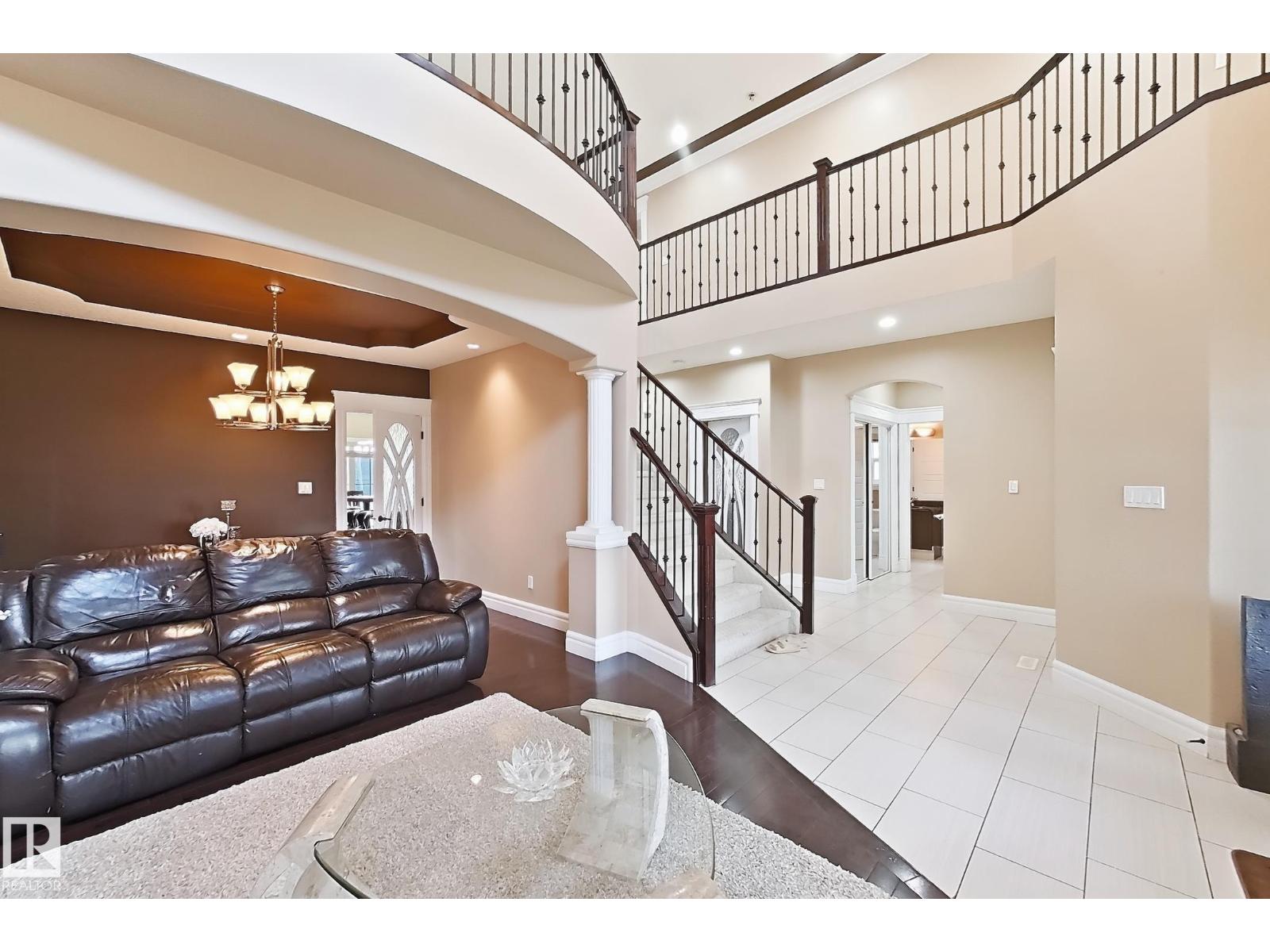 5931 12 Av Sw Property Photo 21