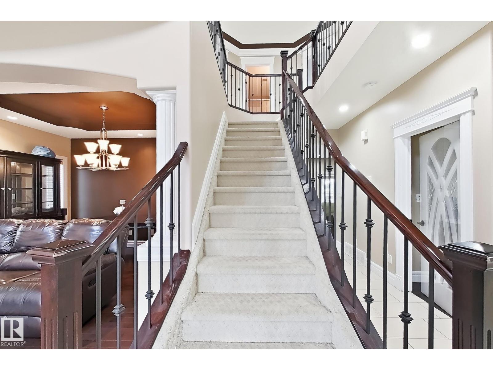 5931 12 Av Sw Property Photo 22