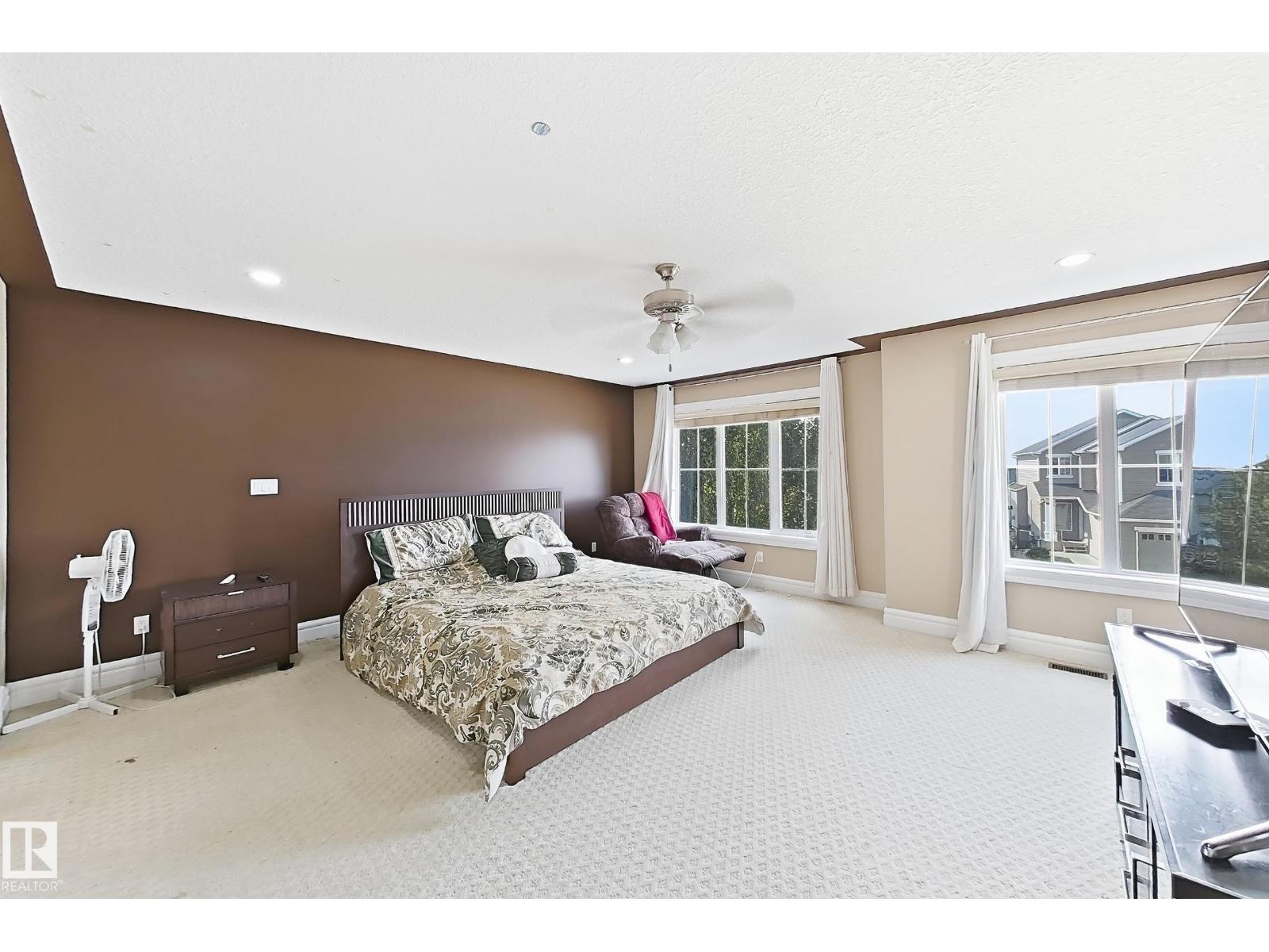 5931 12 Av Sw Property Photo 28
