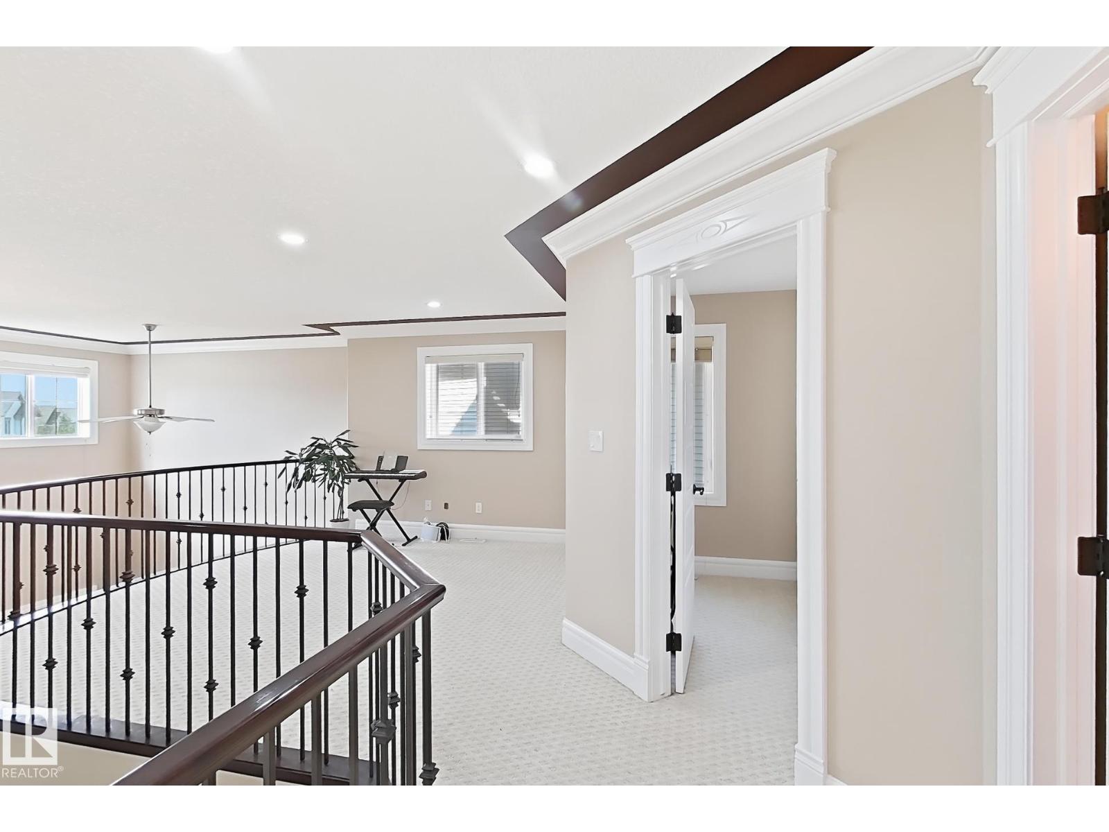 5931 12 Av Sw Property Photo 35