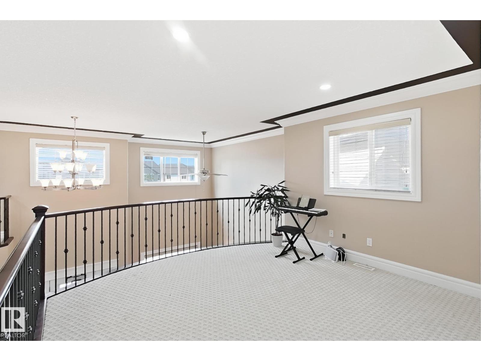 5931 12 Av Sw Property Photo 39