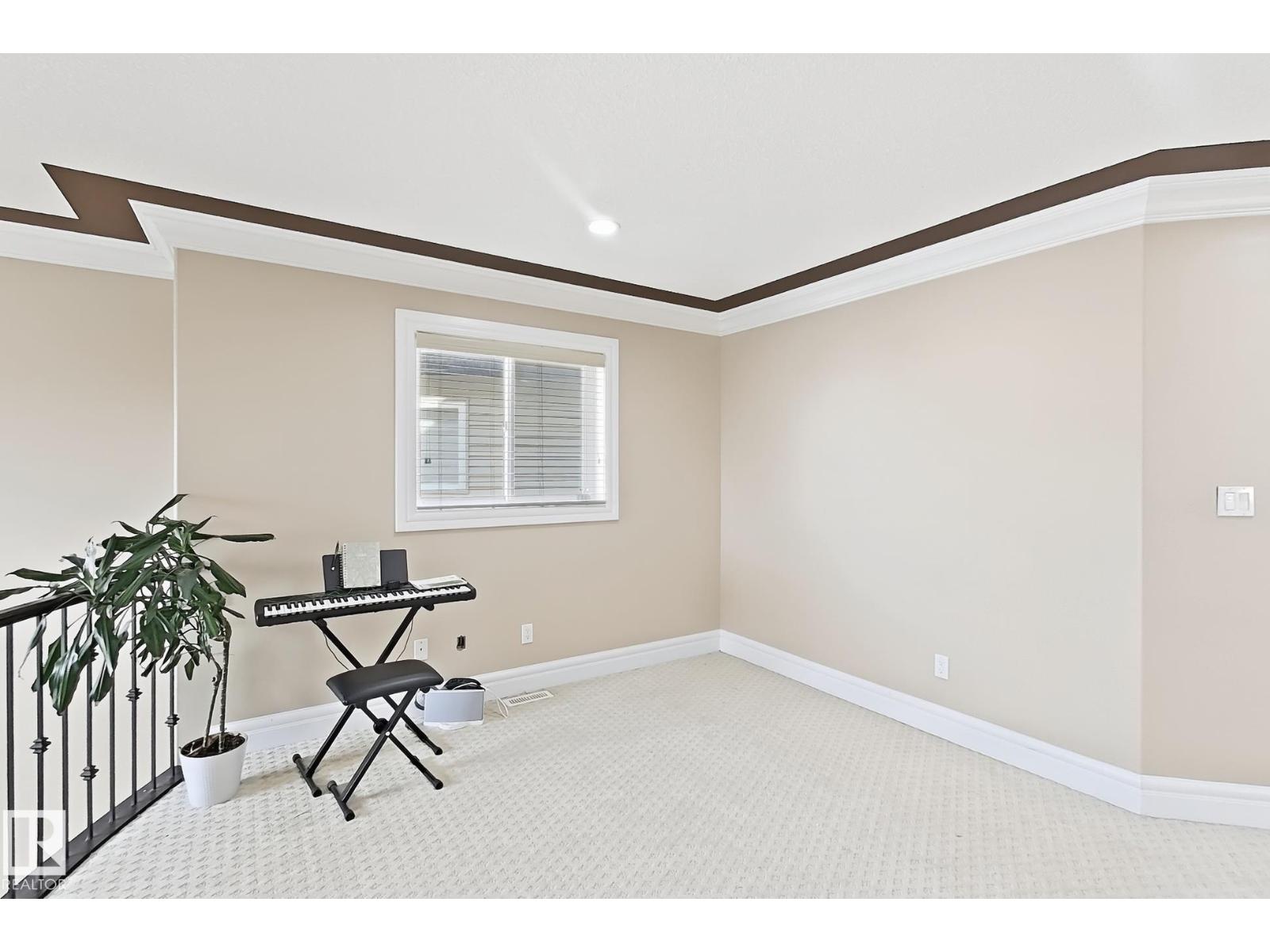 5931 12 Av Sw Property Photo 40