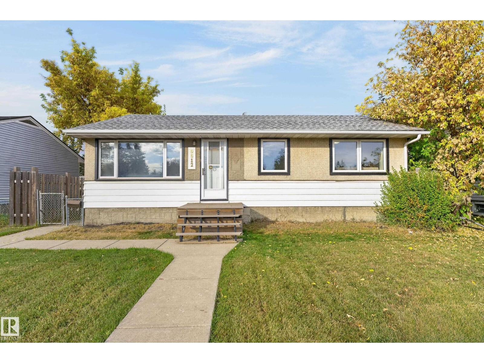 9612 163 St Nw Property Photo 2