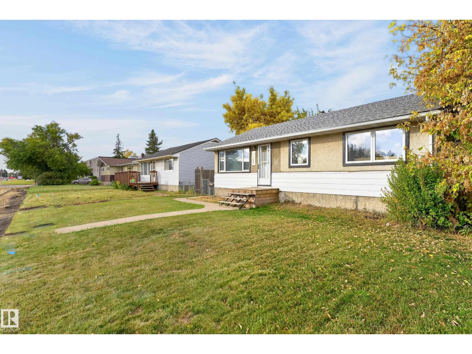 9612 163 St Nw Property Photo 3