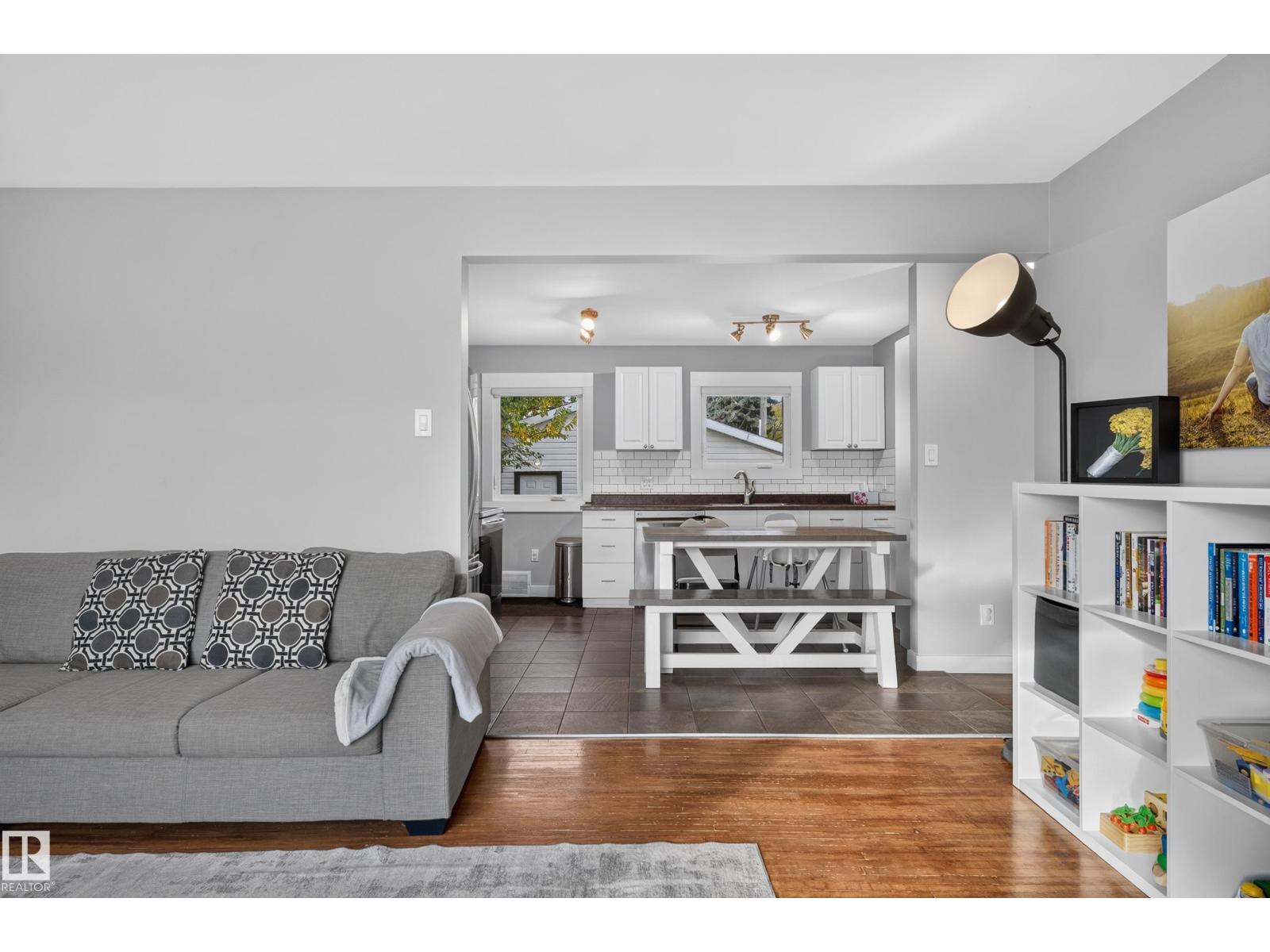 9612 163 St Nw Property Photo 6