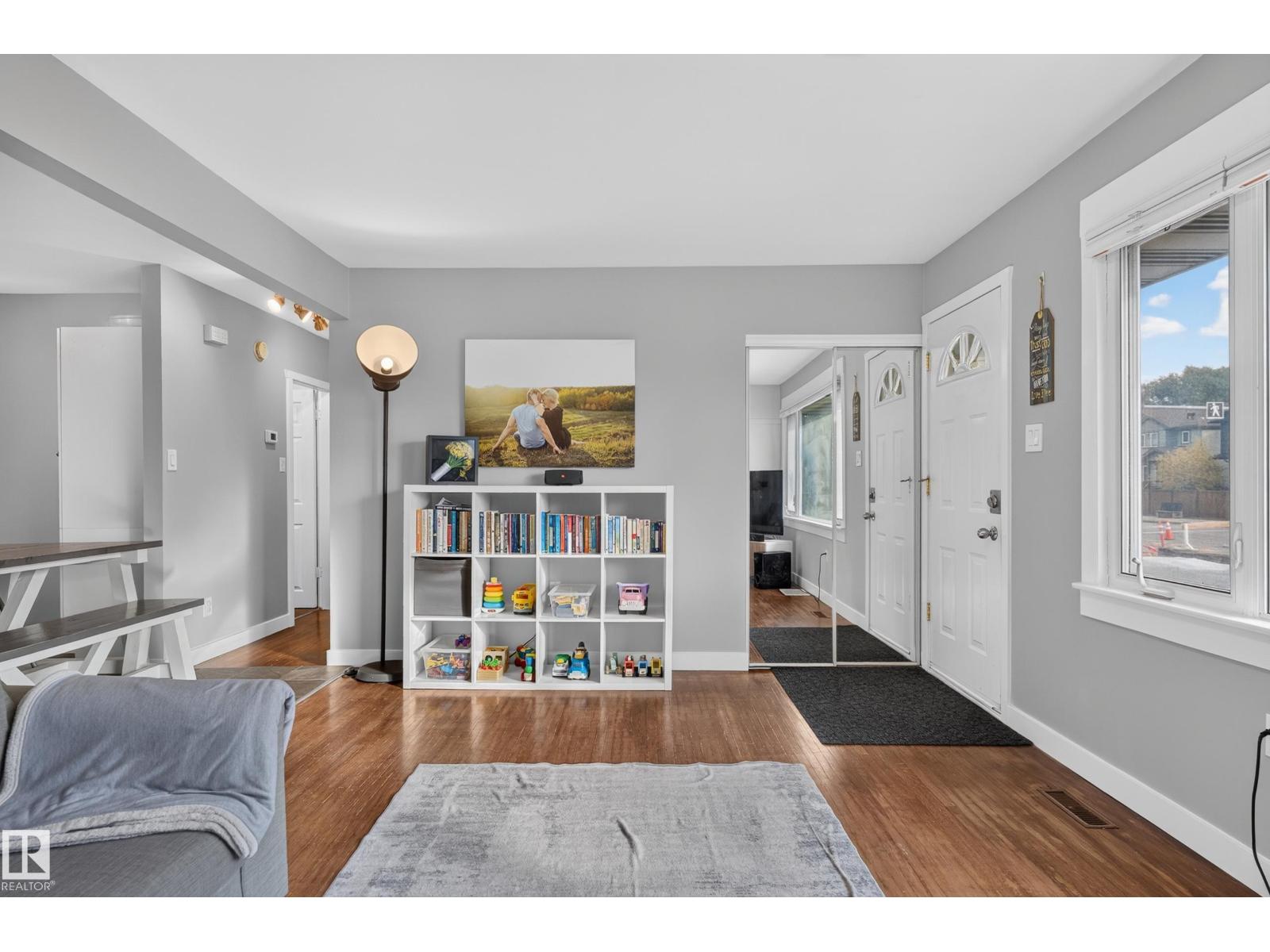 9612 163 St Nw Property Photo 7