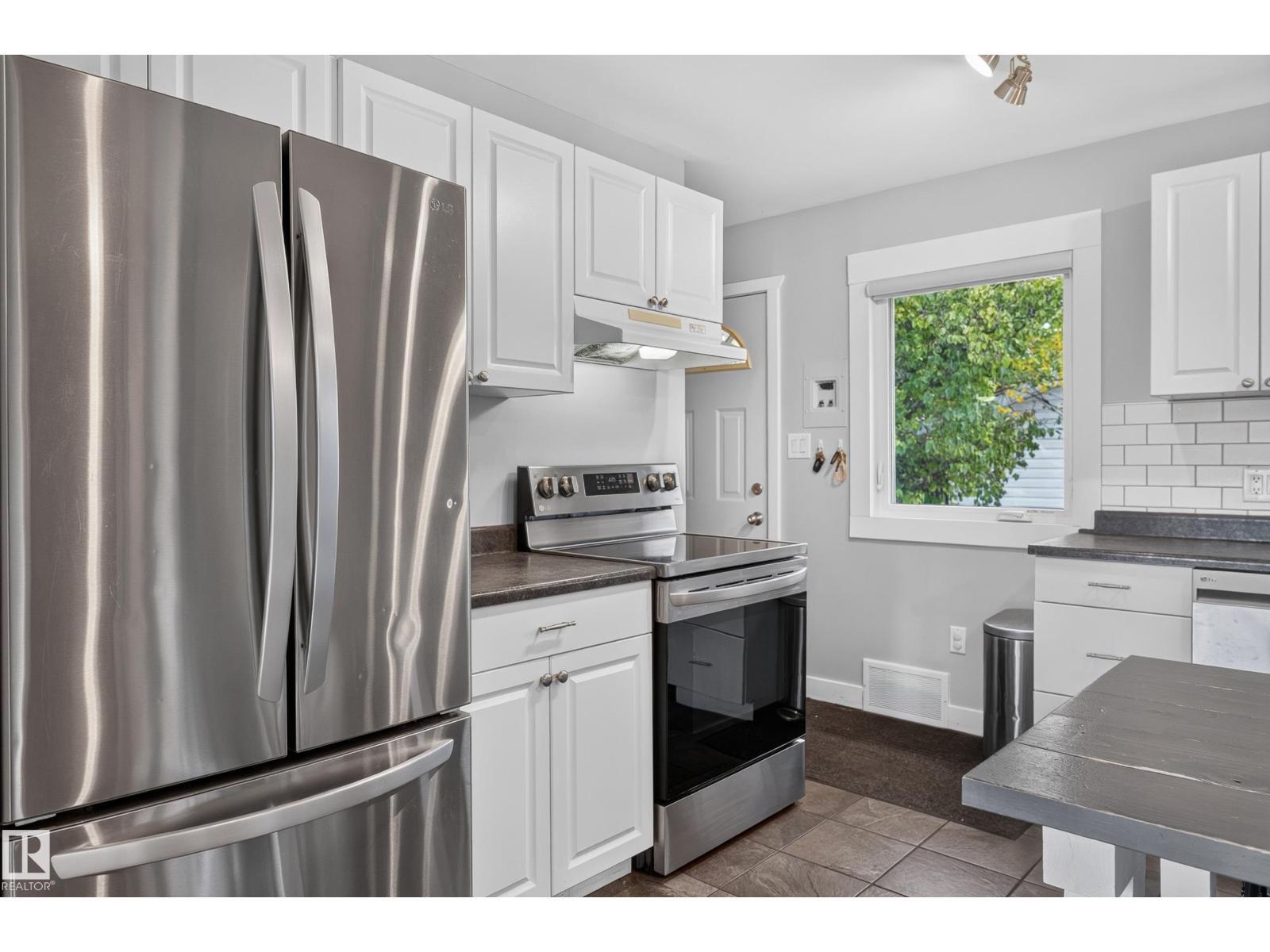 9612 163 St Nw Property Photo 11