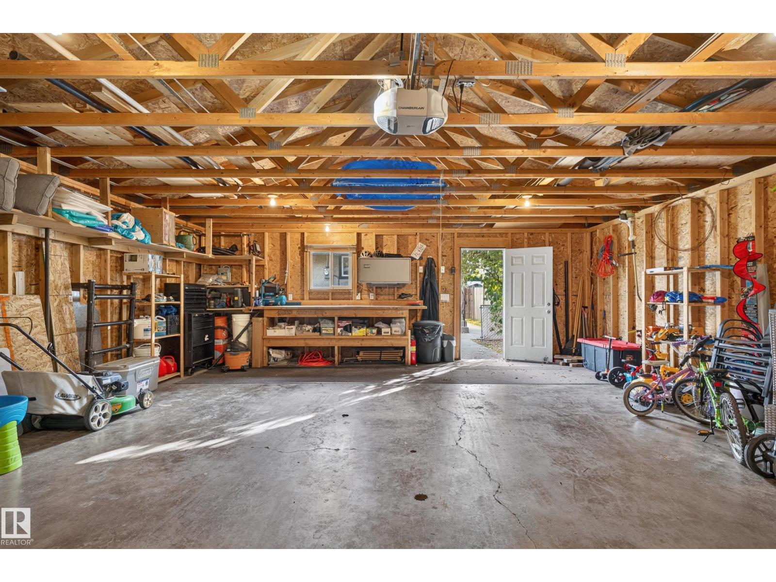 9612 163 St Nw Property Photo 32