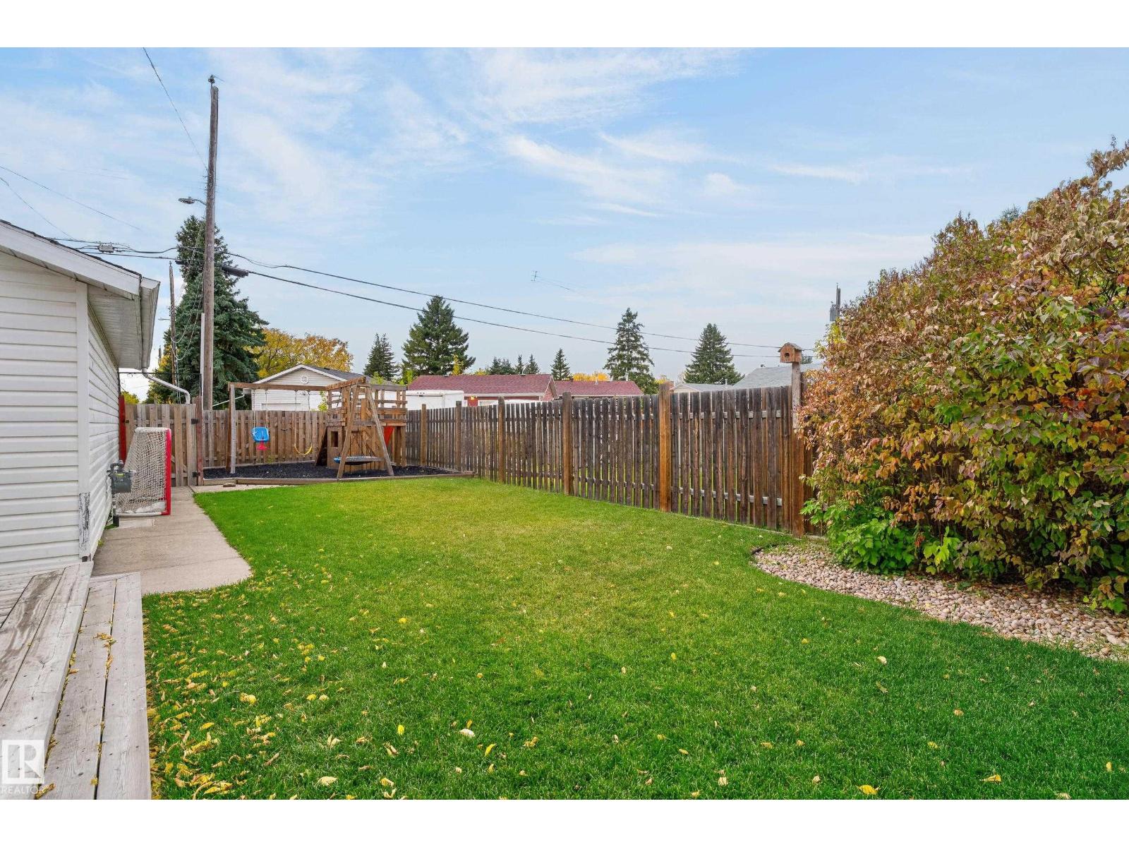 9612 163 St Nw Property Photo 41
