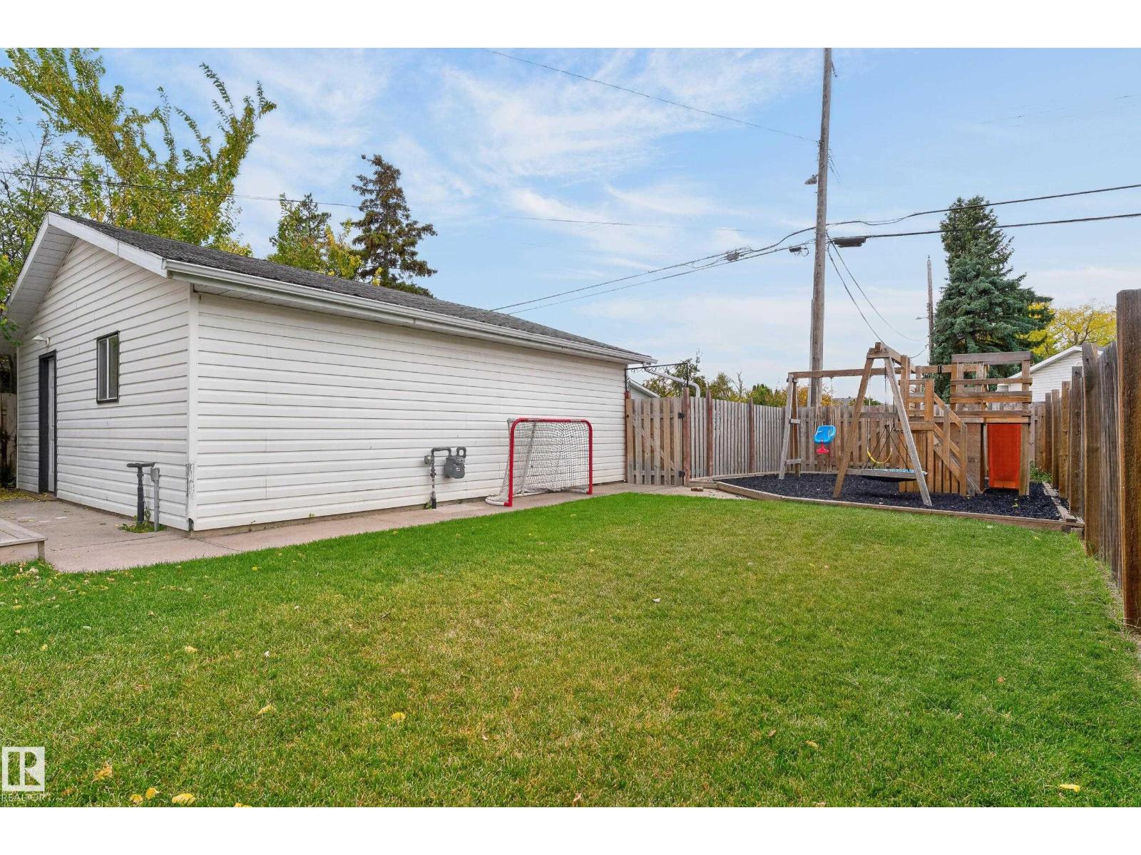 9612 163 St Nw Property Photo 42