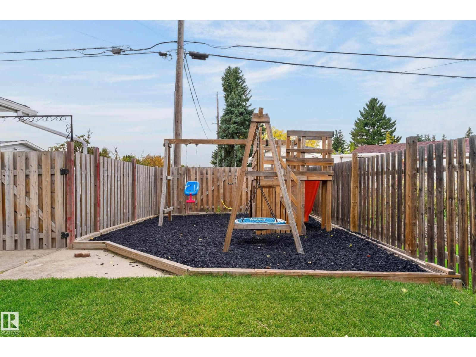 9612 163 St Nw Property Photo 43