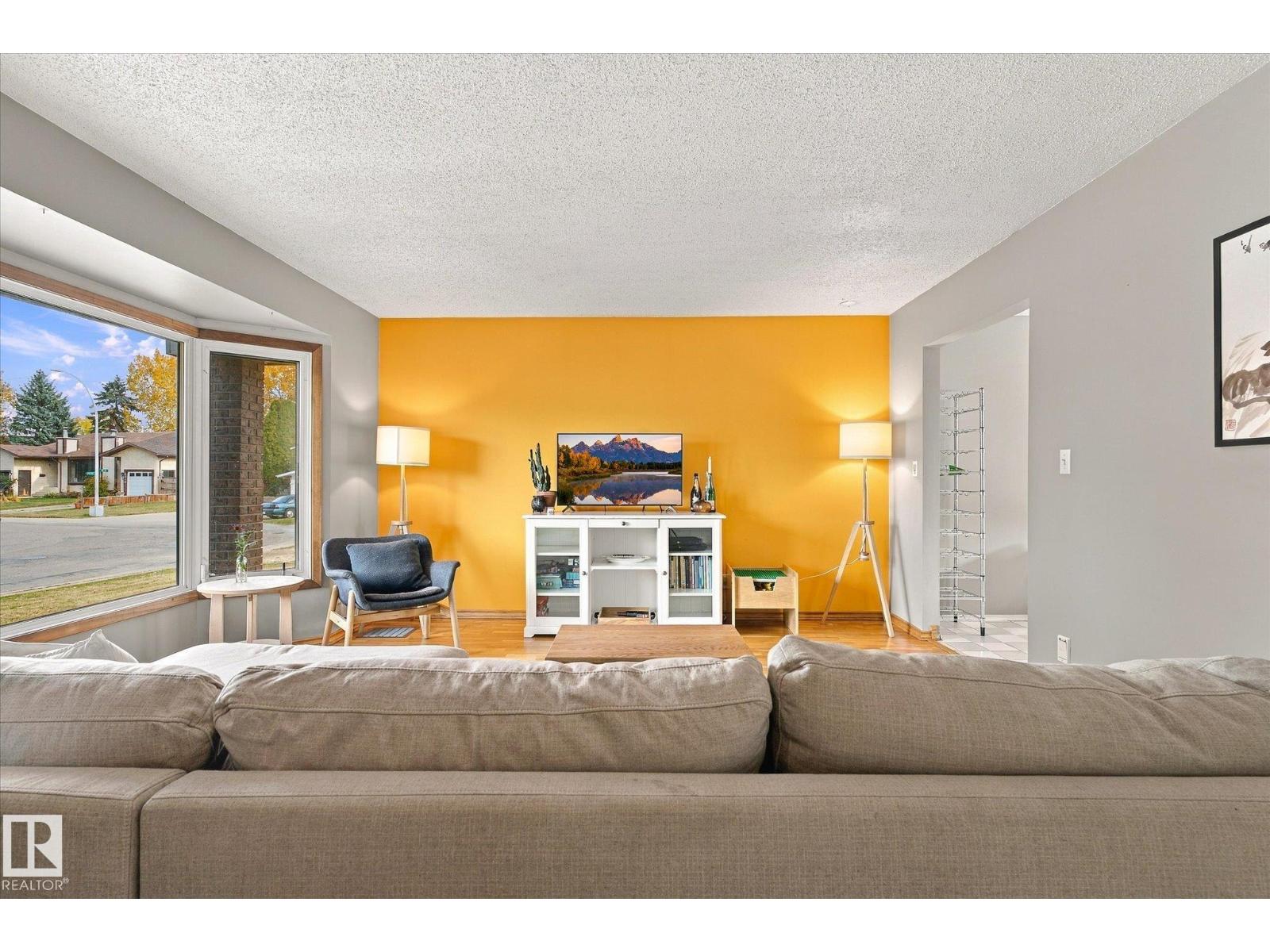 6013 34a Av Nw Property Photo 8