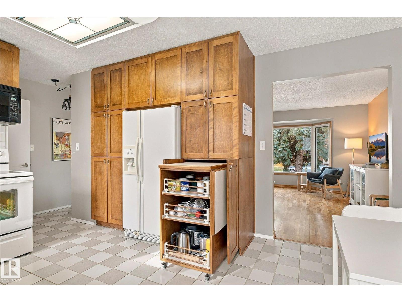 6013 34a Av Nw Property Photo 15