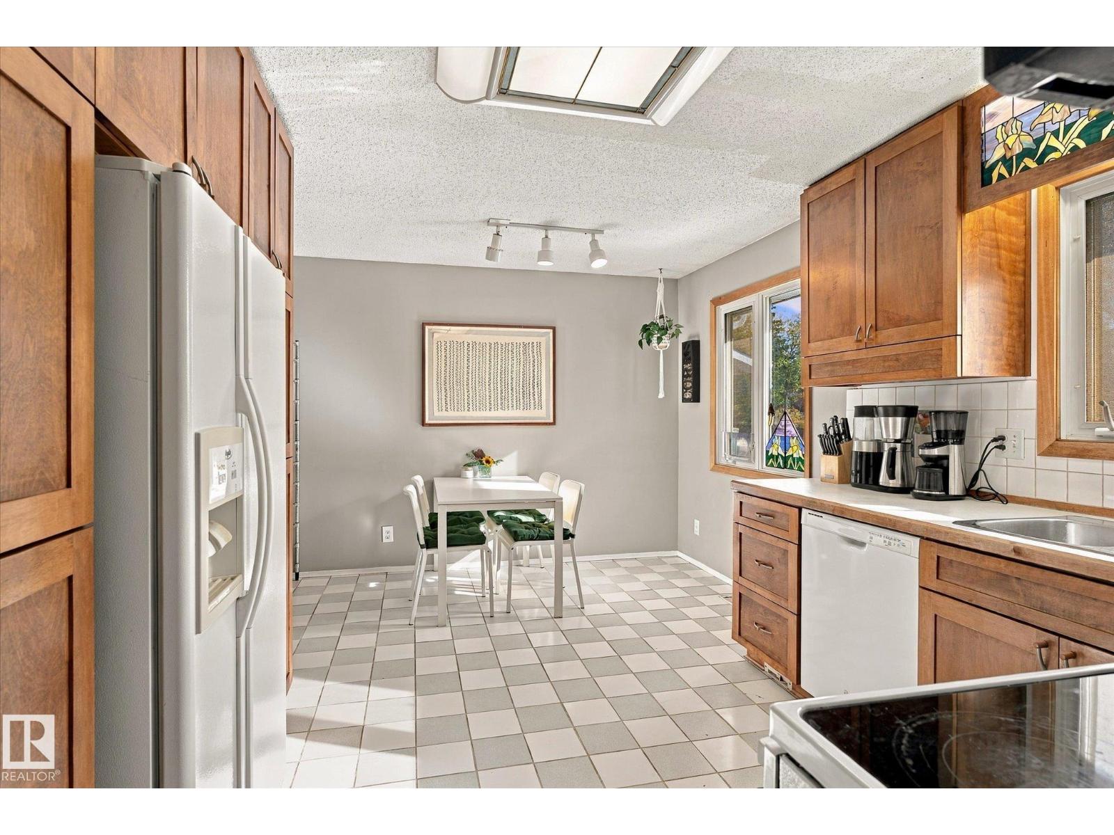6013 34a Av Nw Property Photo 17