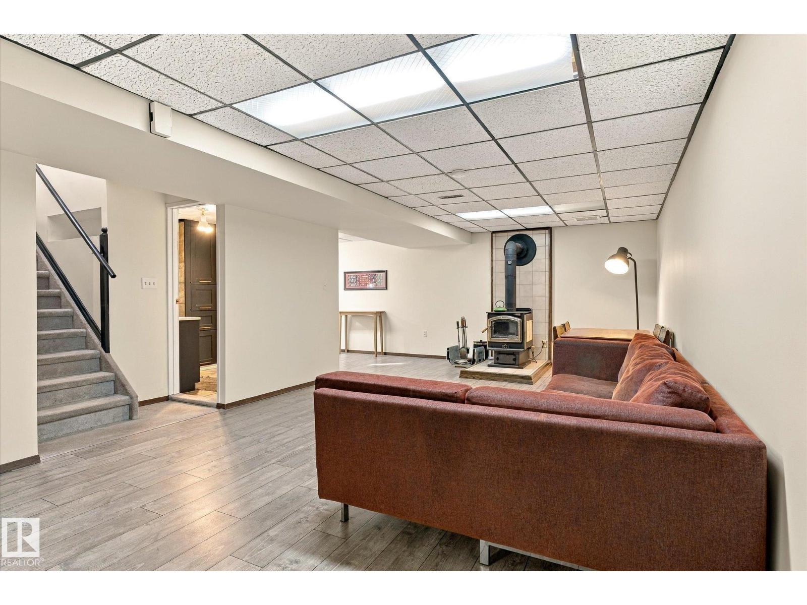 6013 34a Av Nw Property Photo 28