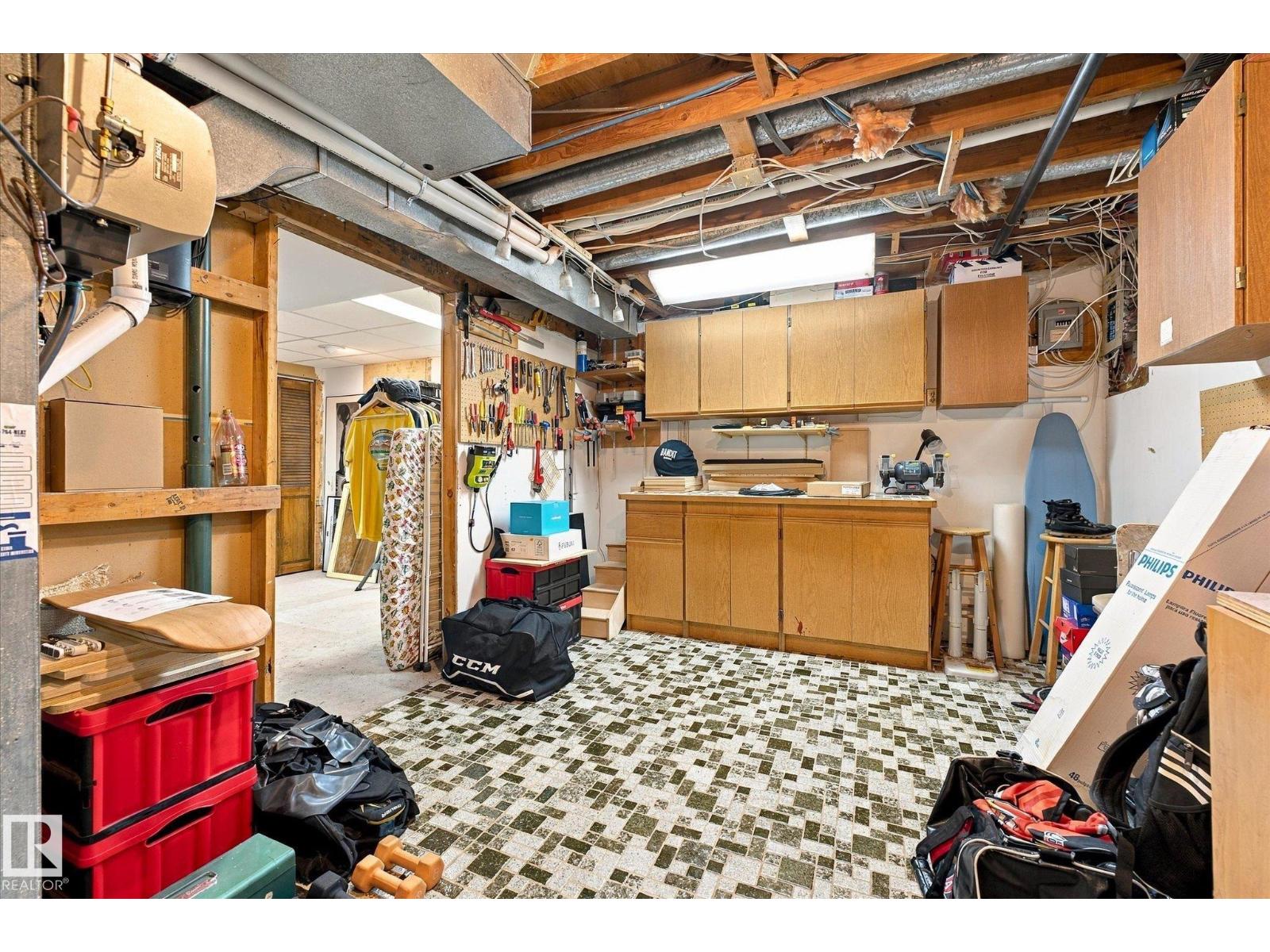 6013 34a Av Nw Property Photo 36