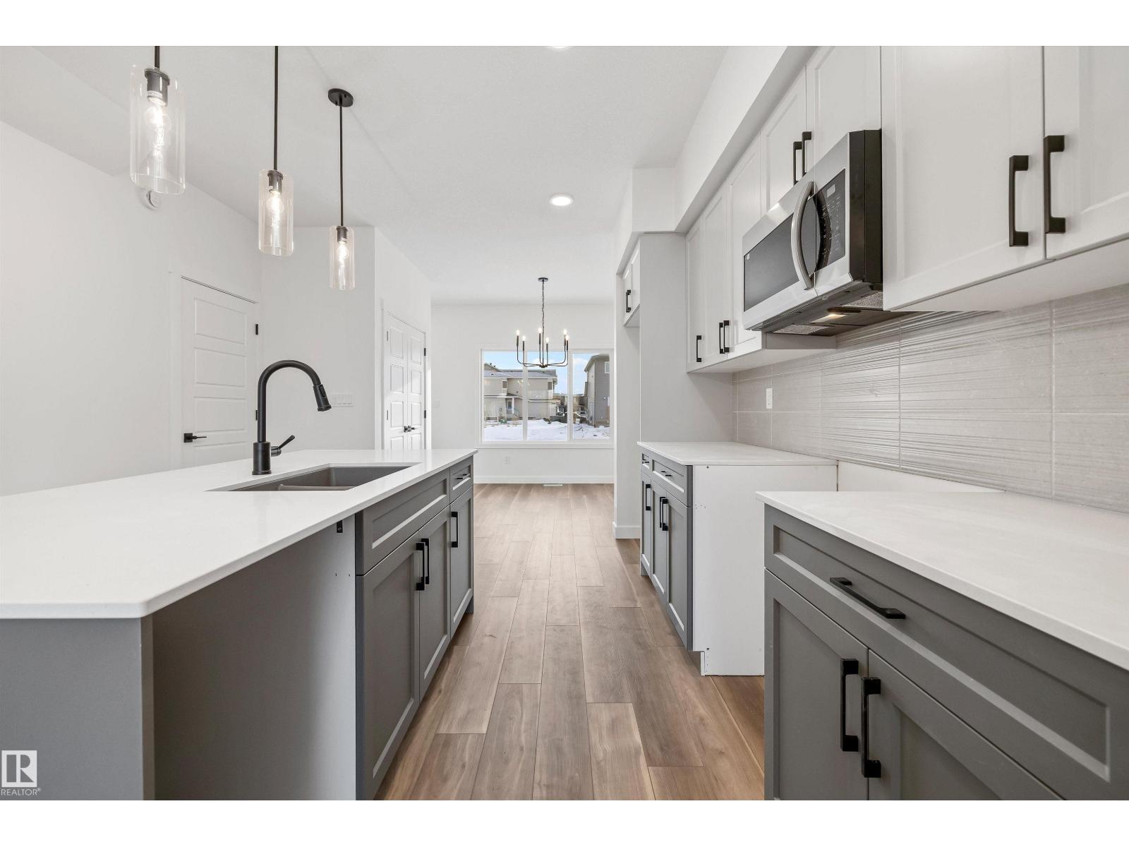 18847 29 Av Nw Property Photo 16
