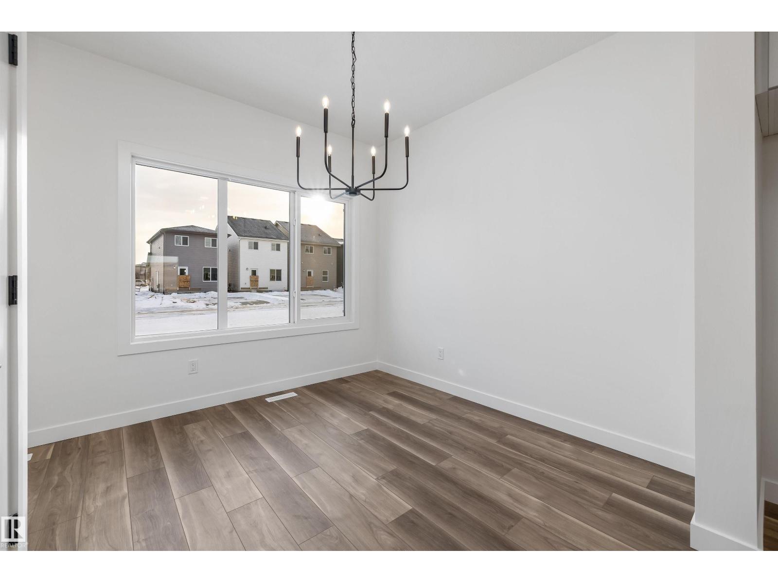 18847 29 Av Nw Property Photo 17