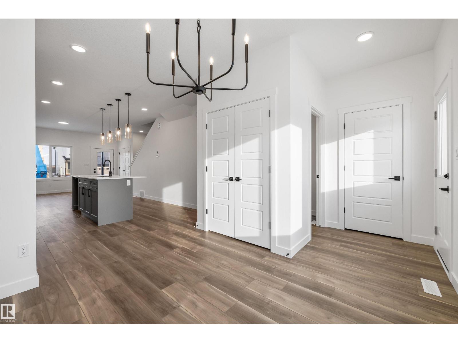 18847 29 Av Nw Property Photo 20