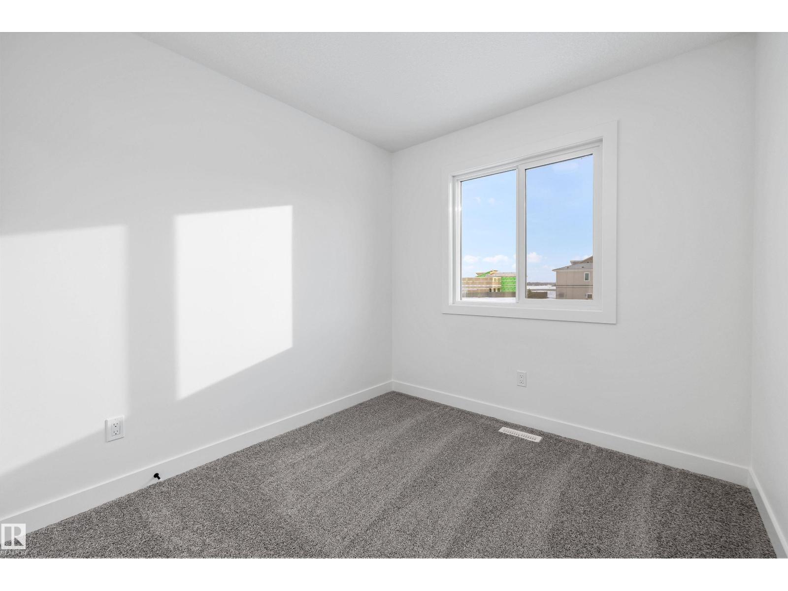 18847 29 Av Nw Property Photo 26