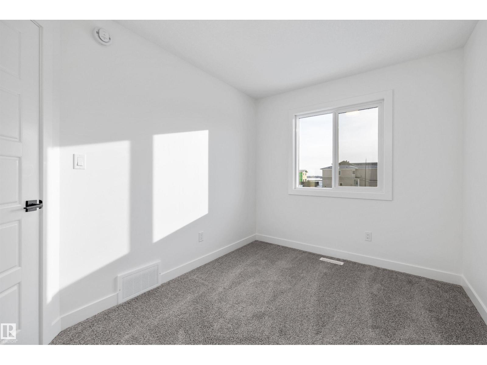 18847 29 Av Nw Property Photo 31