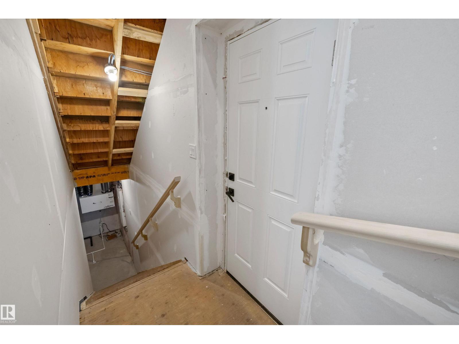 18847 29 Av Nw Property Photo 40