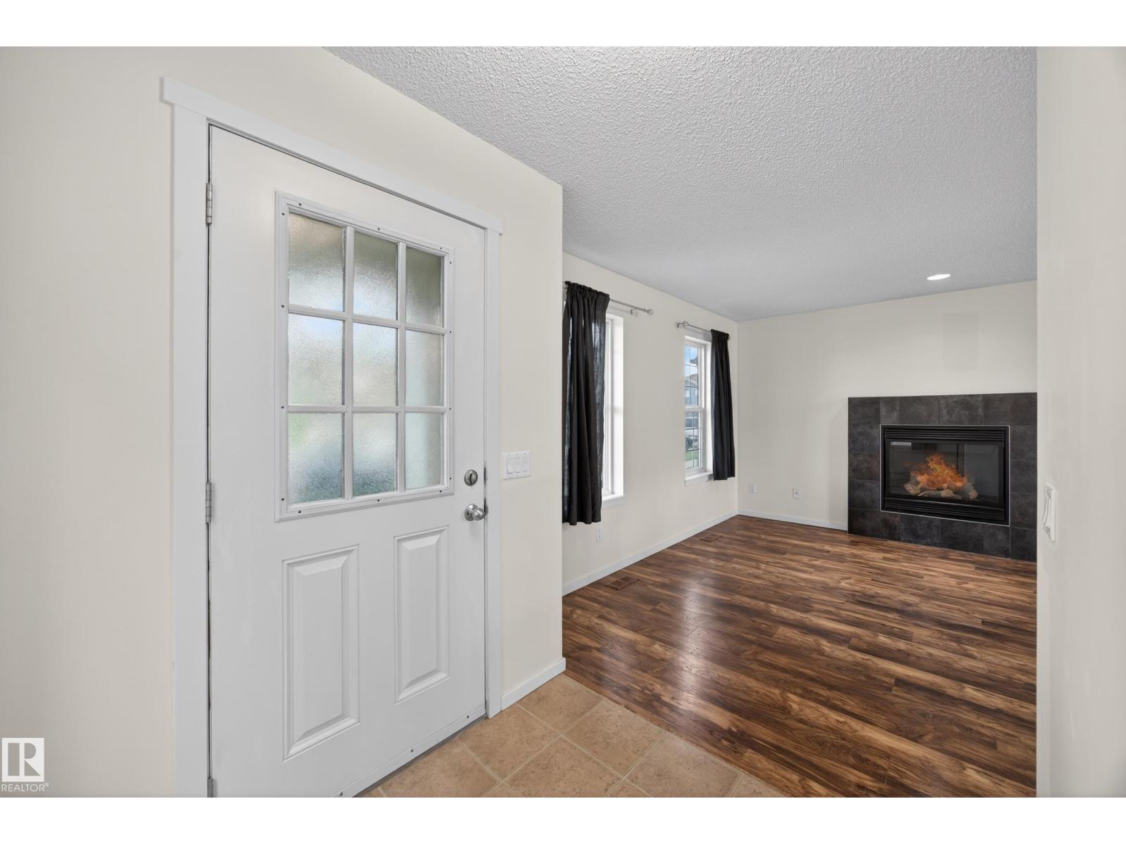 3634 12 St Nw Property Photo 3