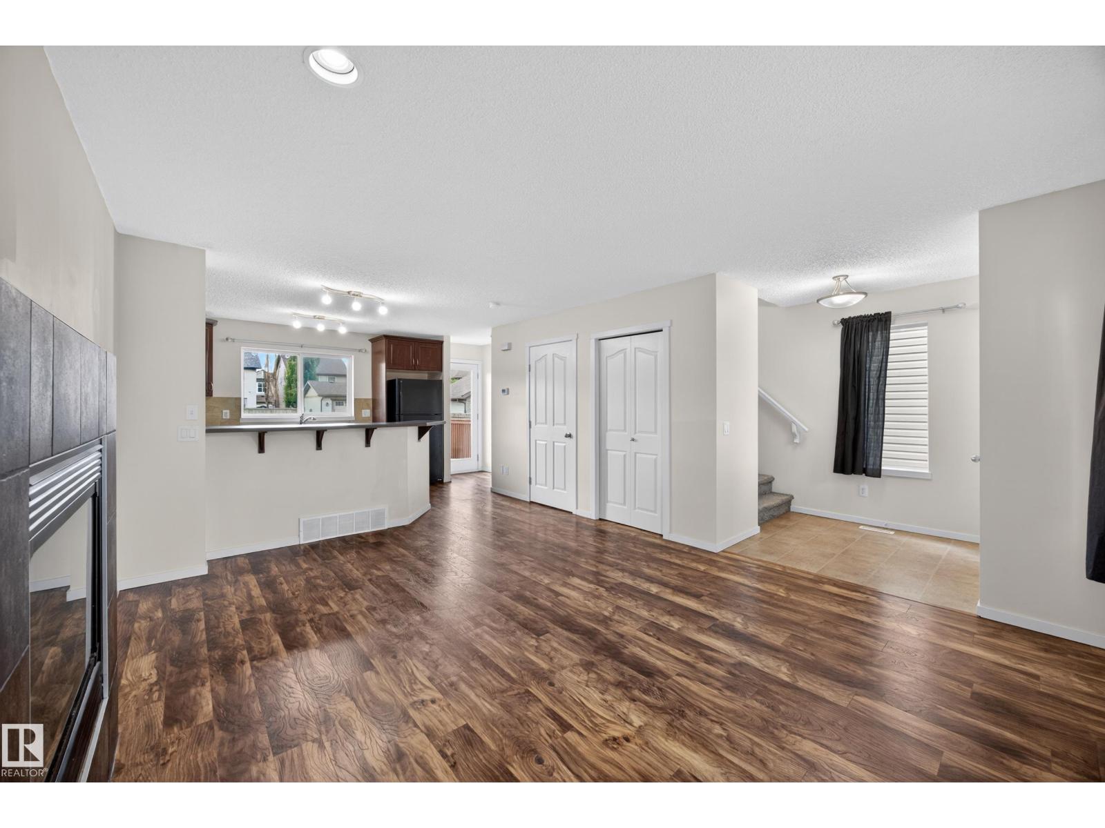 3634 12 St Nw Property Photo 6