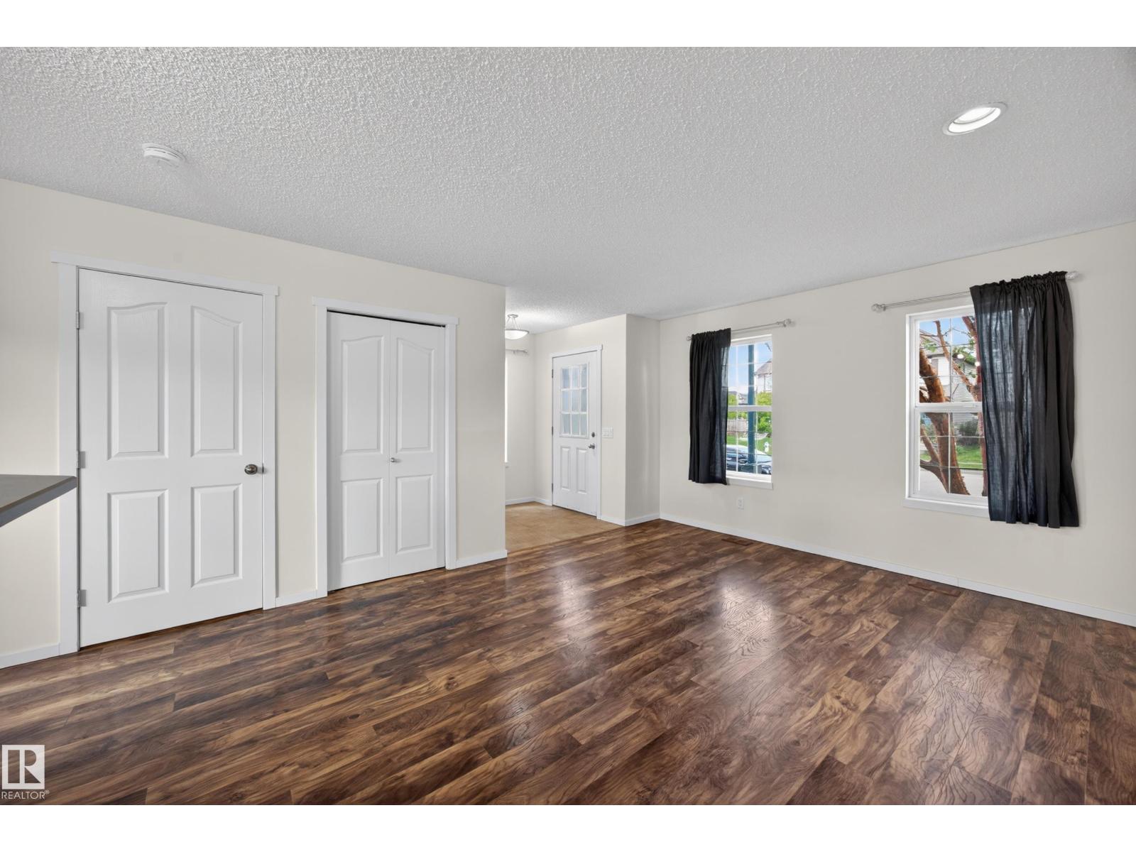 3634 12 St Nw Property Photo 7