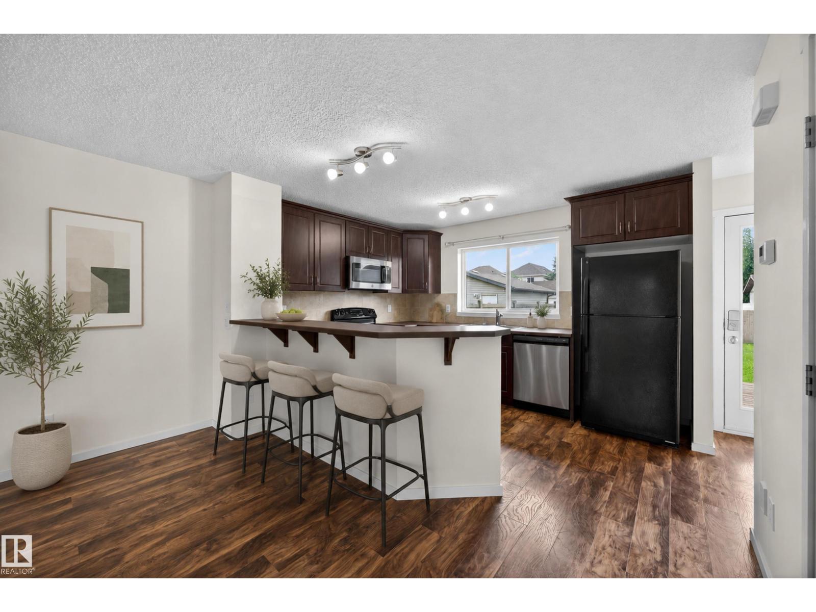 3634 12 St Nw Property Photo 11