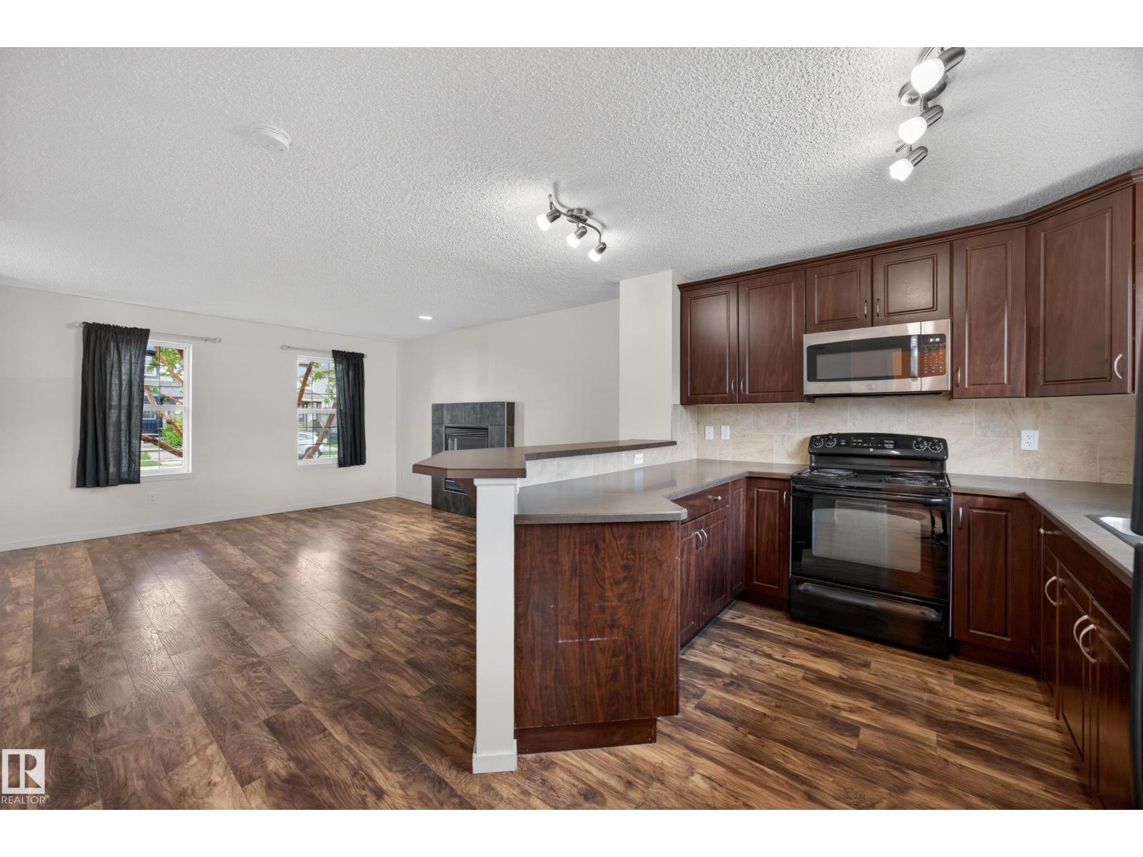 3634 12 St Nw Property Photo 14