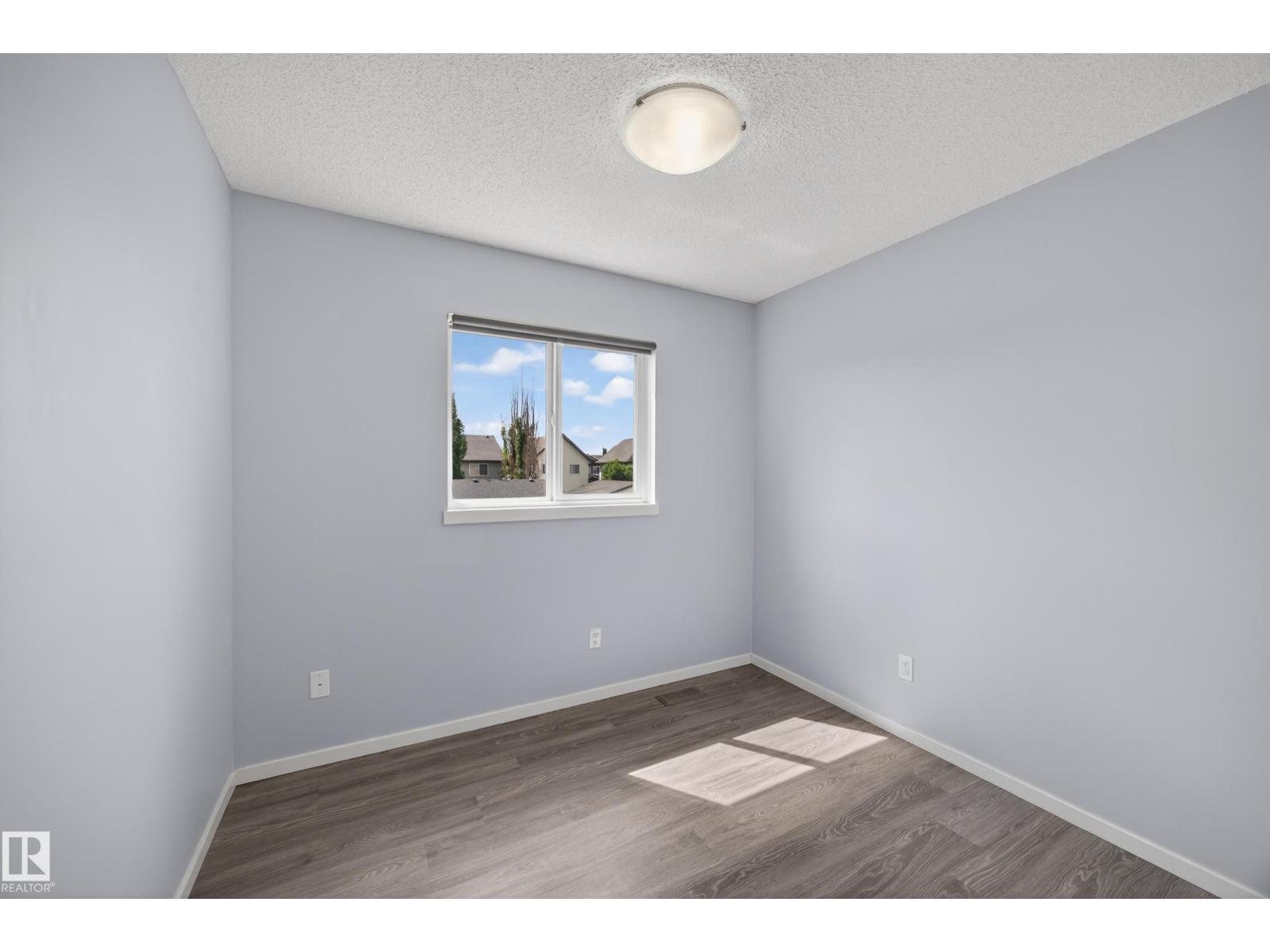 3634 12 St Nw Property Photo 33
