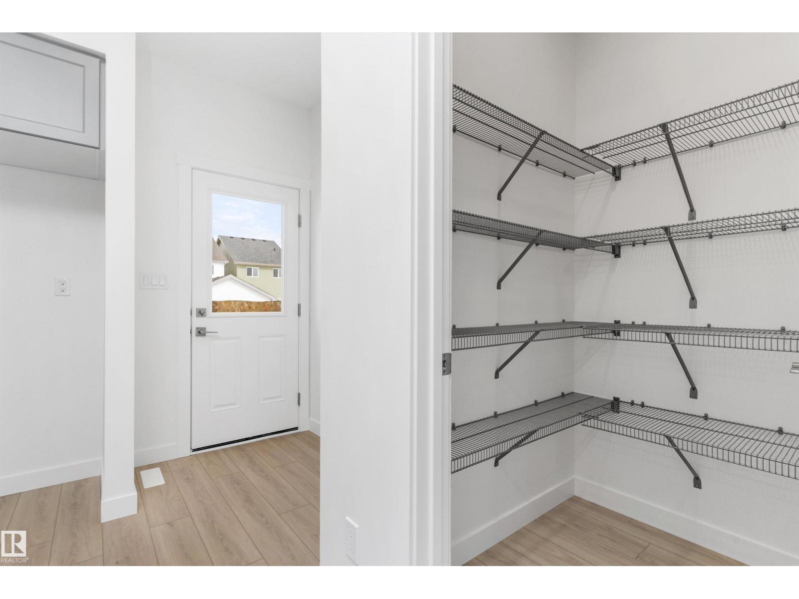 18816 28 Av Nw Property Photo 5