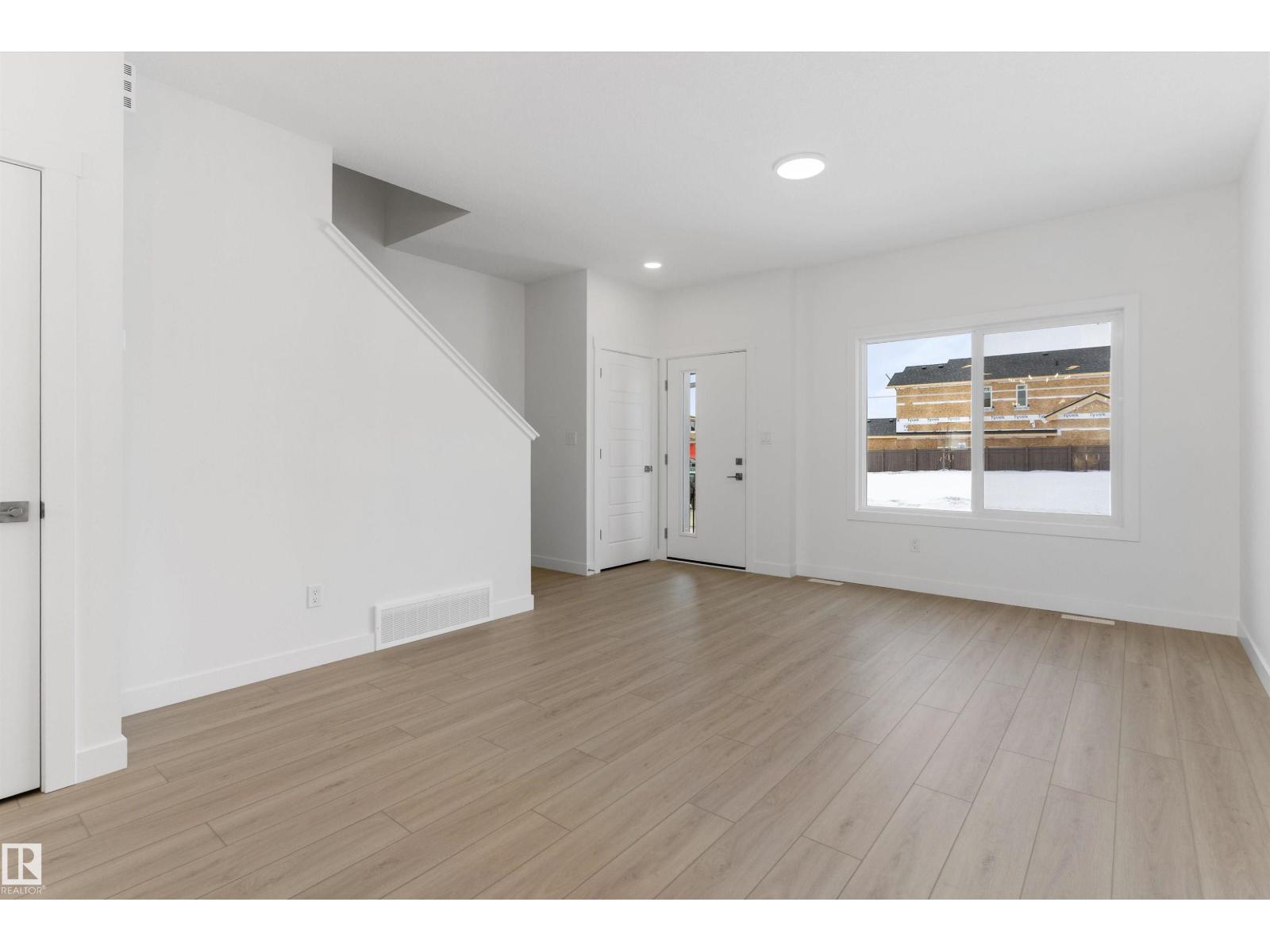 18816 28 Av Nw Property Photo 19