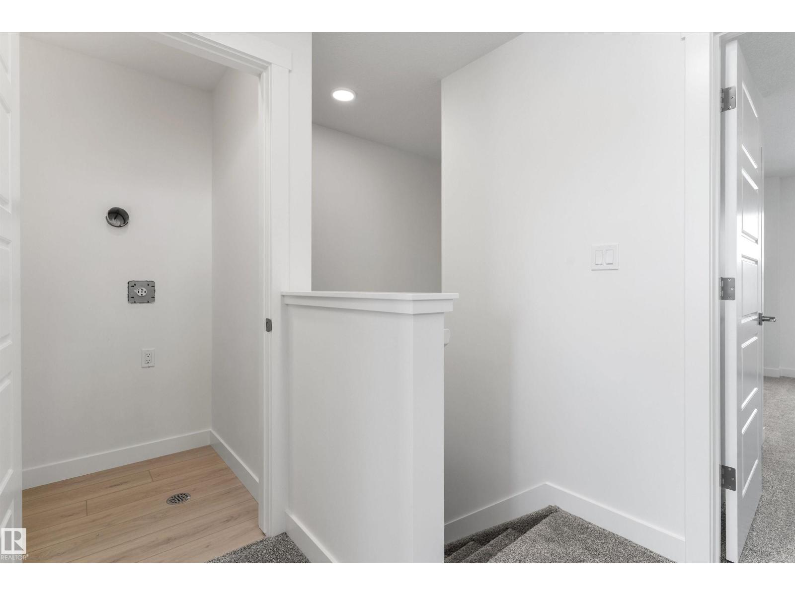 18816 28 Av Nw Property Photo 24