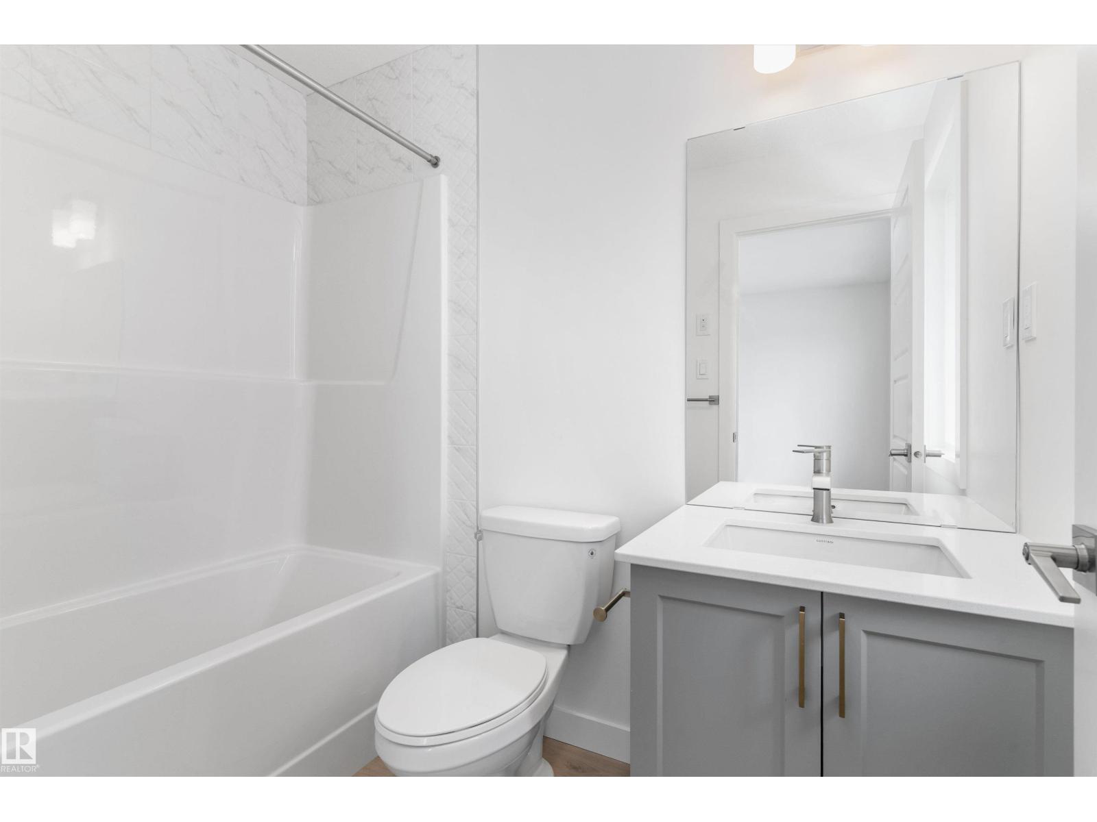 18816 28 Av Nw Property Photo 35