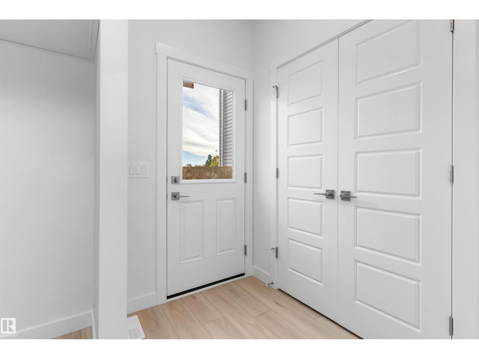 4203 63 St Property Photo 4