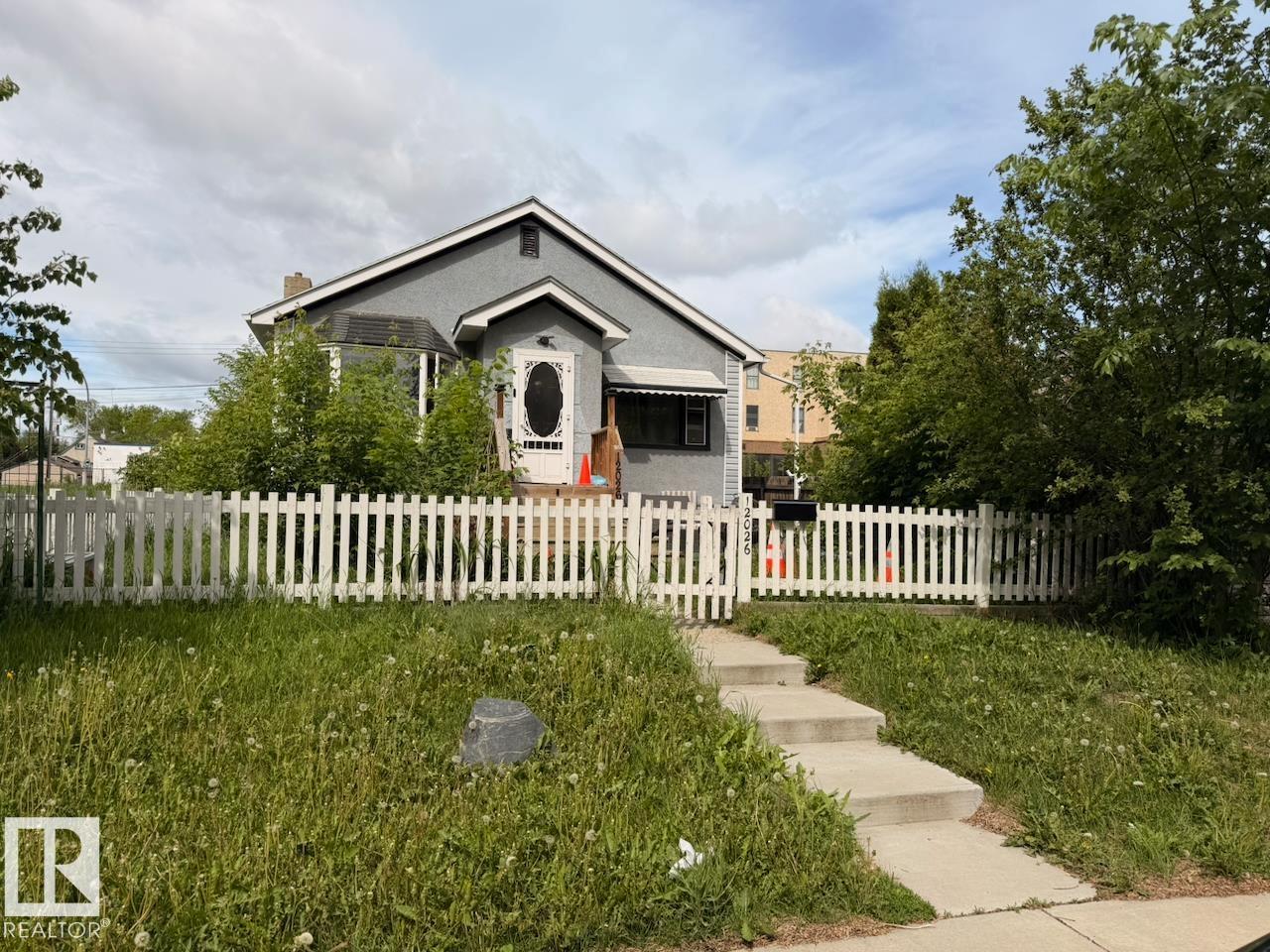 12026 77 ST NW Property Photo 1