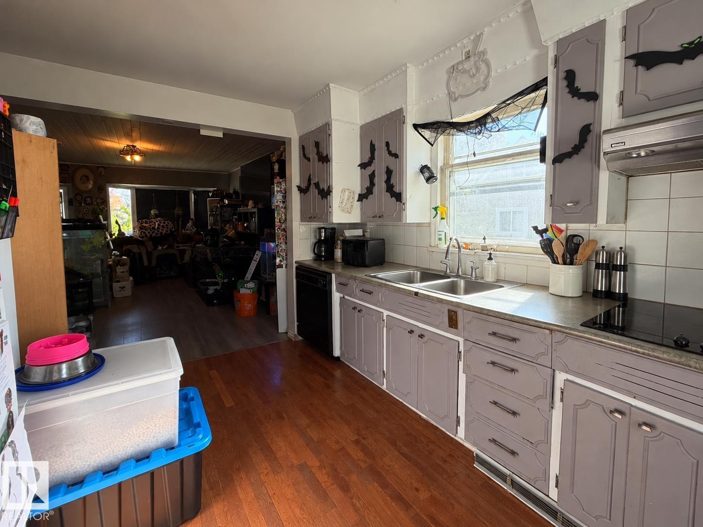 12026 77 St Nw Property Photo 6