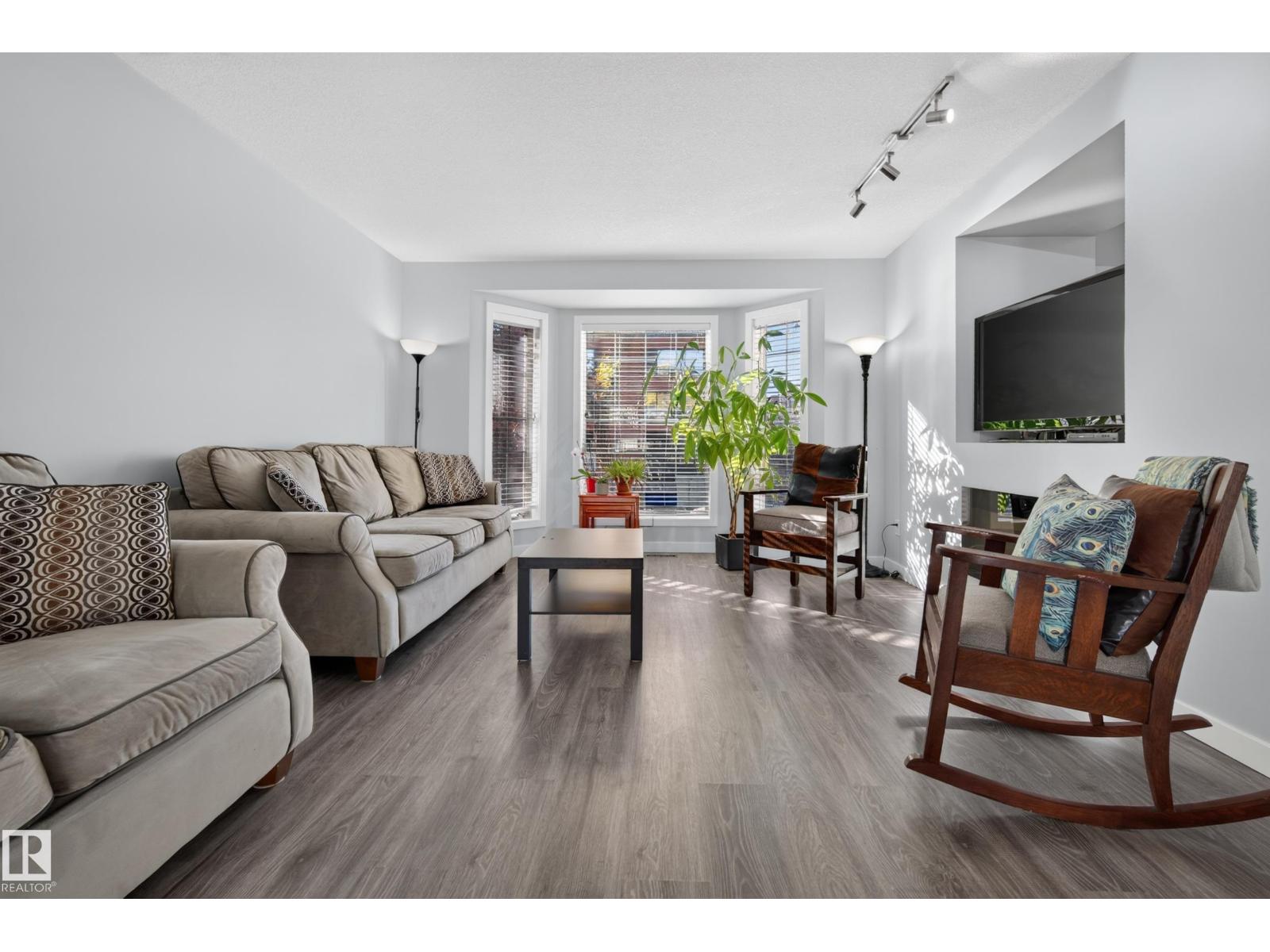 11410 102 Av Nw Property Photo 14