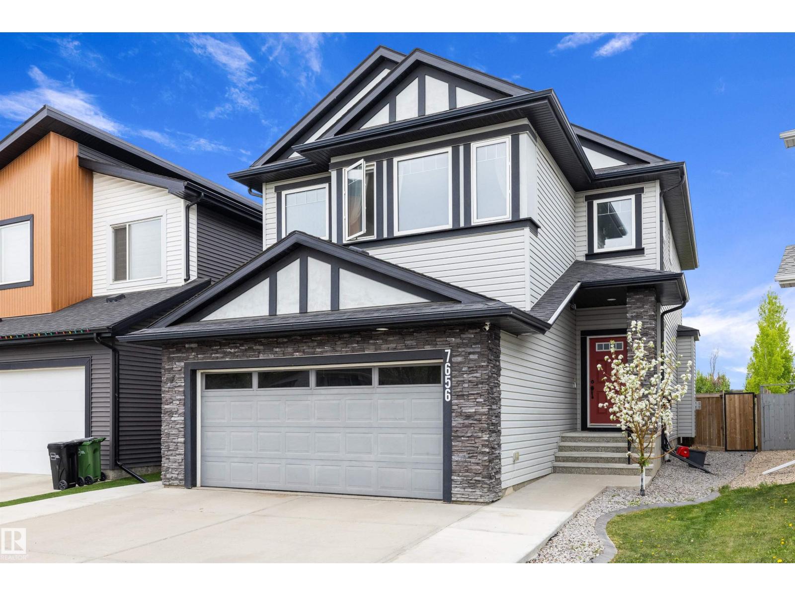 7656 182 Av Nw Property Photo 2